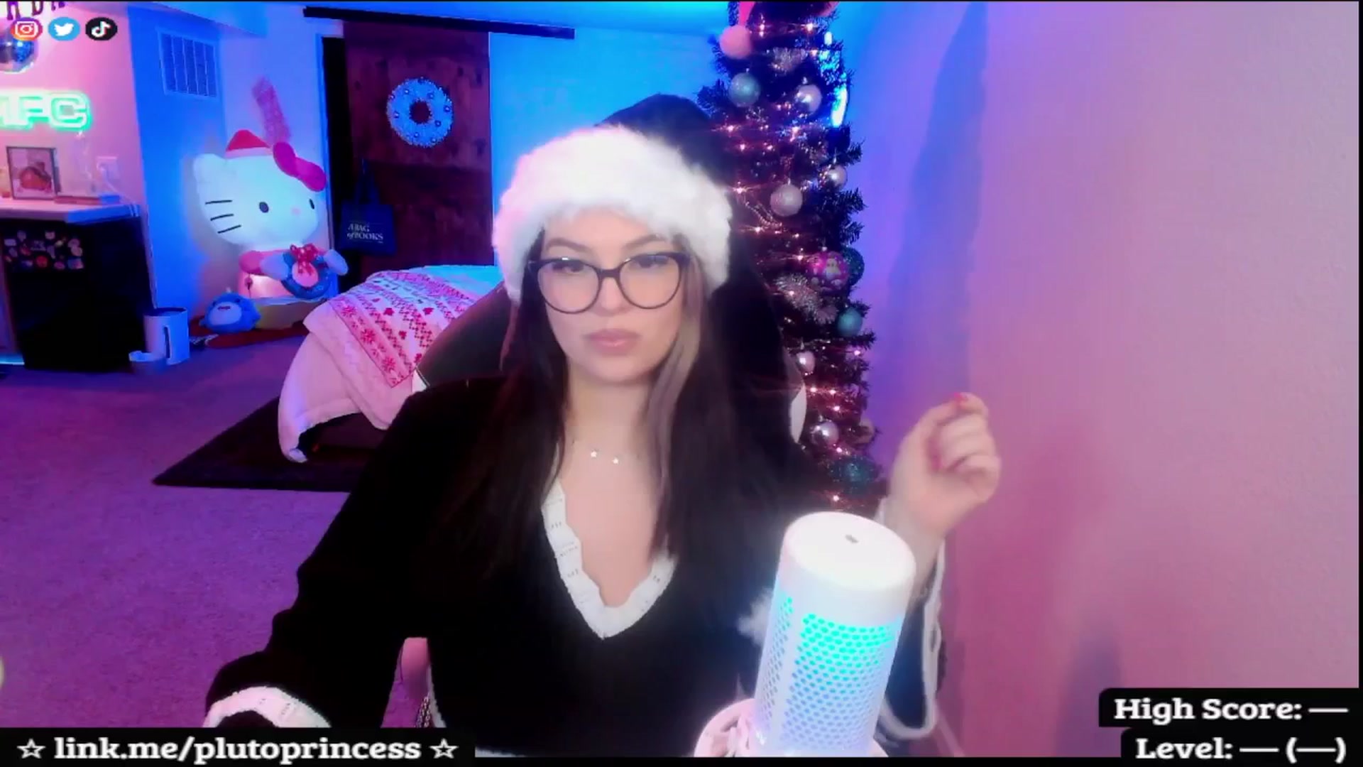 Gallery image thumbnail from PlutoPrincess's myfreecams stream on, 12/12/2025, 09:49 image 2 of 20