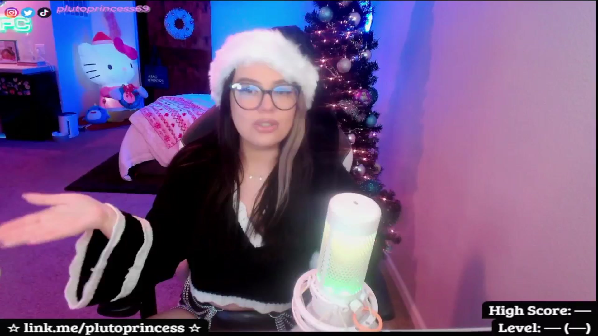 Gallery image thumbnail from PlutoPrincess's myfreecams stream on, 12/12/2025, 09:49 image 8 of 20