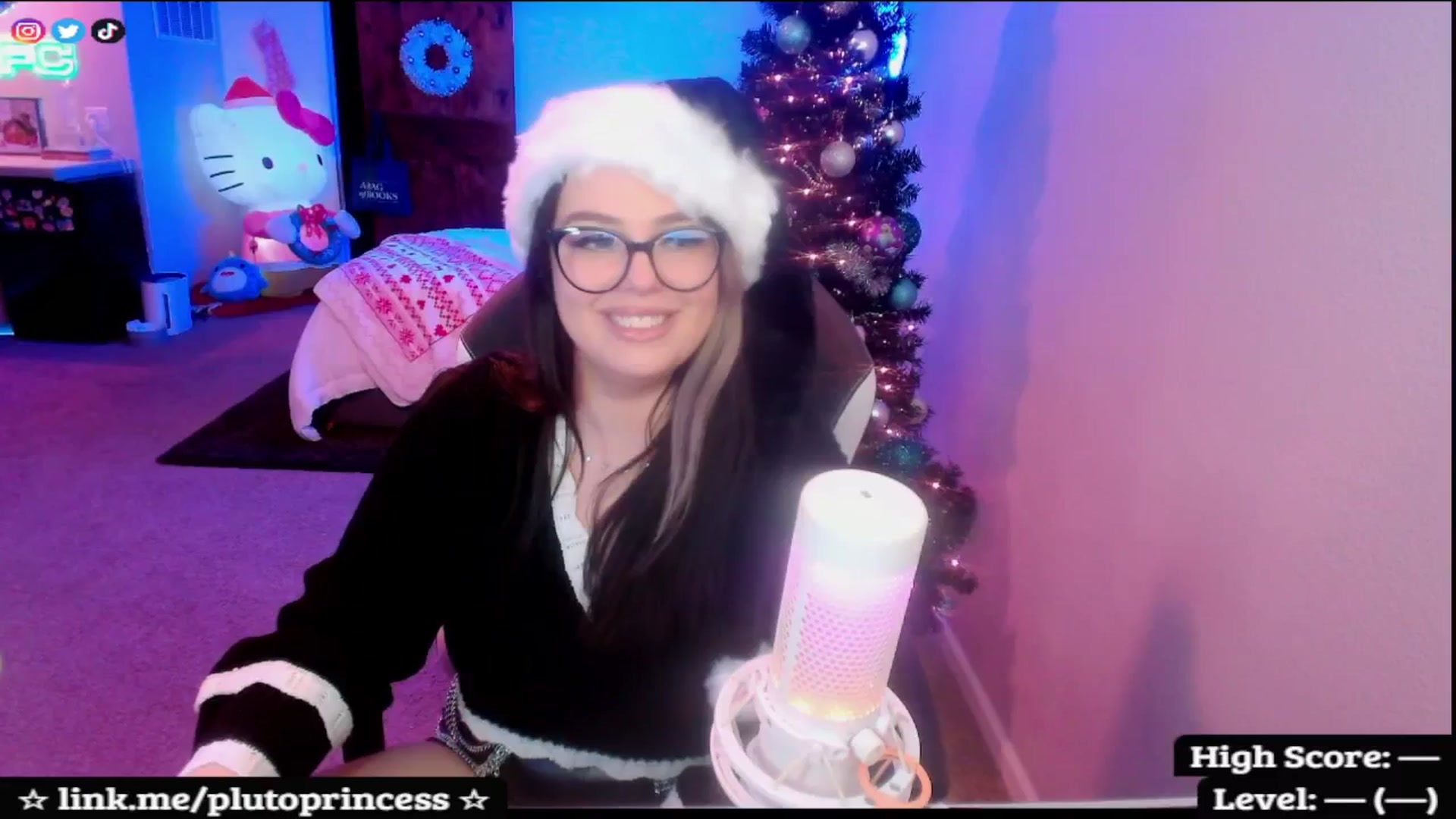 Gallery image thumbnail from PlutoPrincess's myfreecams stream on, 12/12/2025, 09:49 image 15 of 20