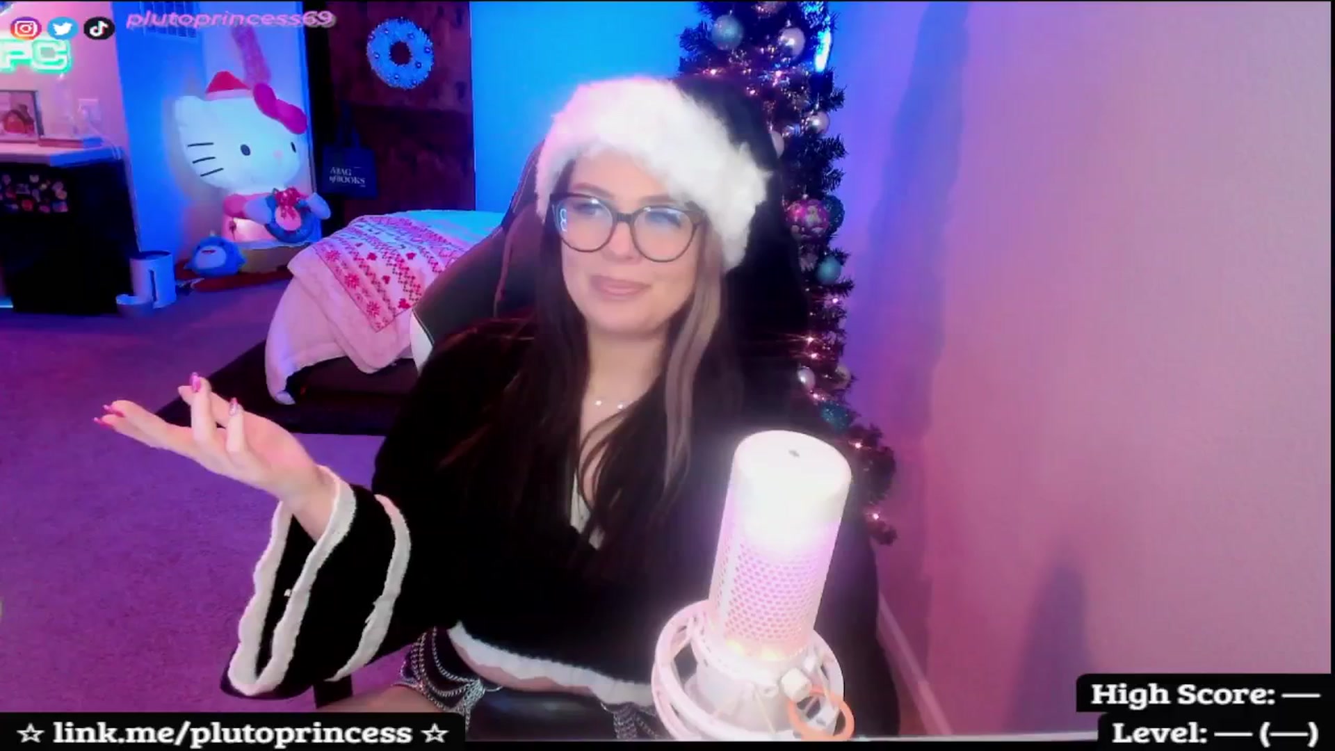 Gallery image thumbnail from PlutoPrincess's myfreecams stream on, 12/12/2025, 09:49 image 11 of 20