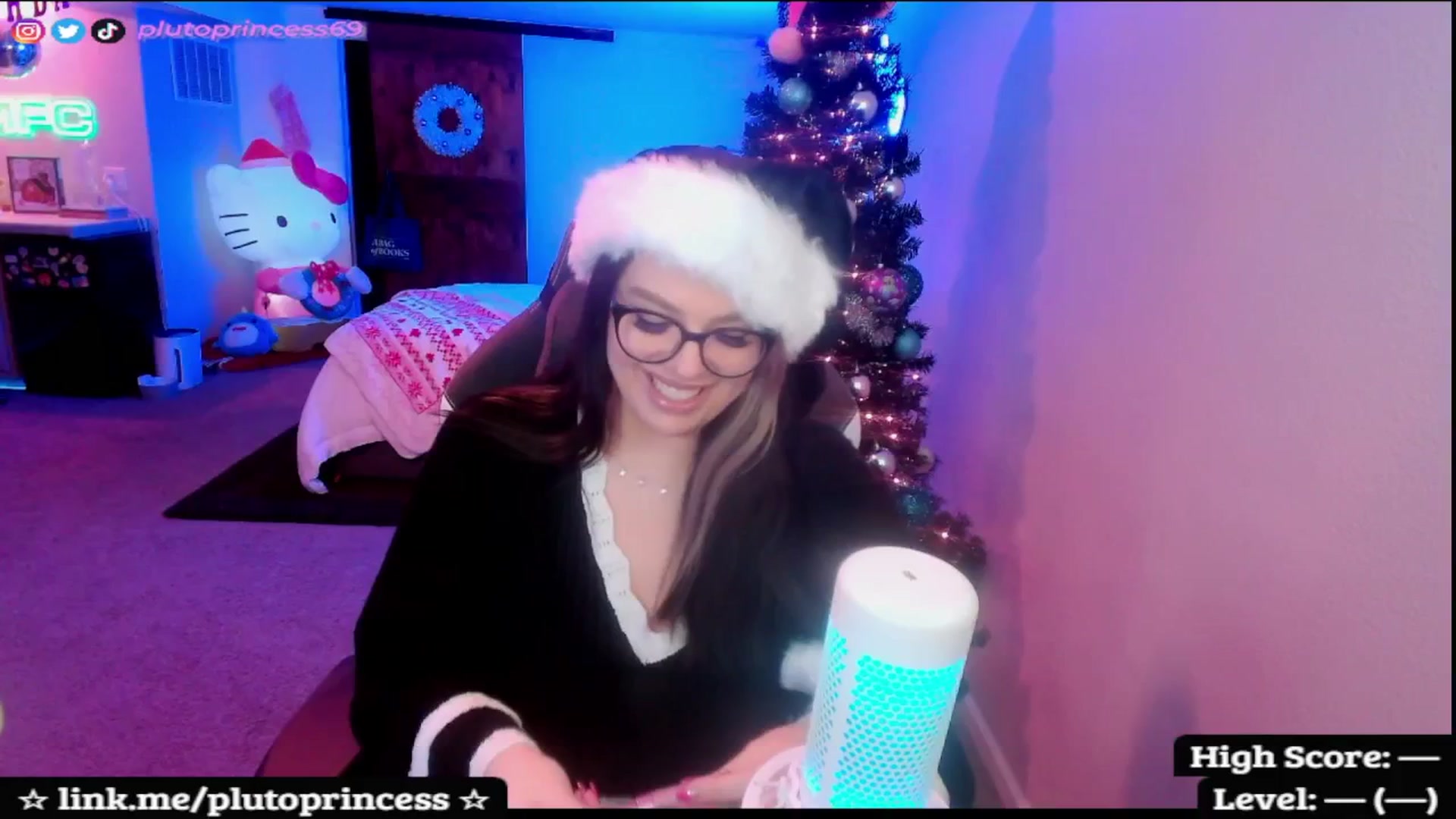 Gallery image thumbnail from PlutoPrincess's myfreecams stream on, 12/12/2025, 09:49 image 1 of 20