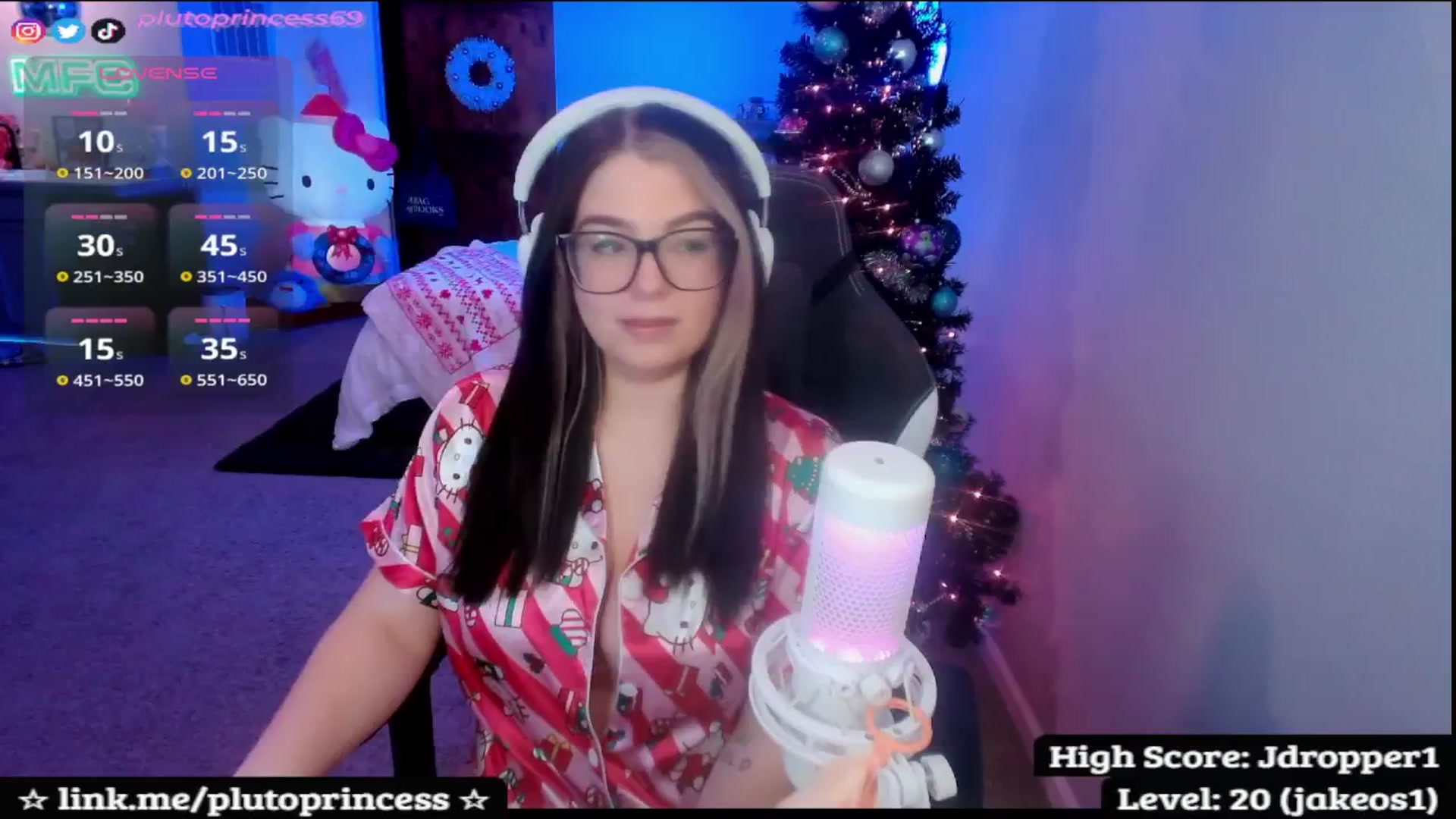 Gallery image thumbnail from PlutoPrincess's myfreecams stream on, 12/16/2025, 09:02 image 7 of 20