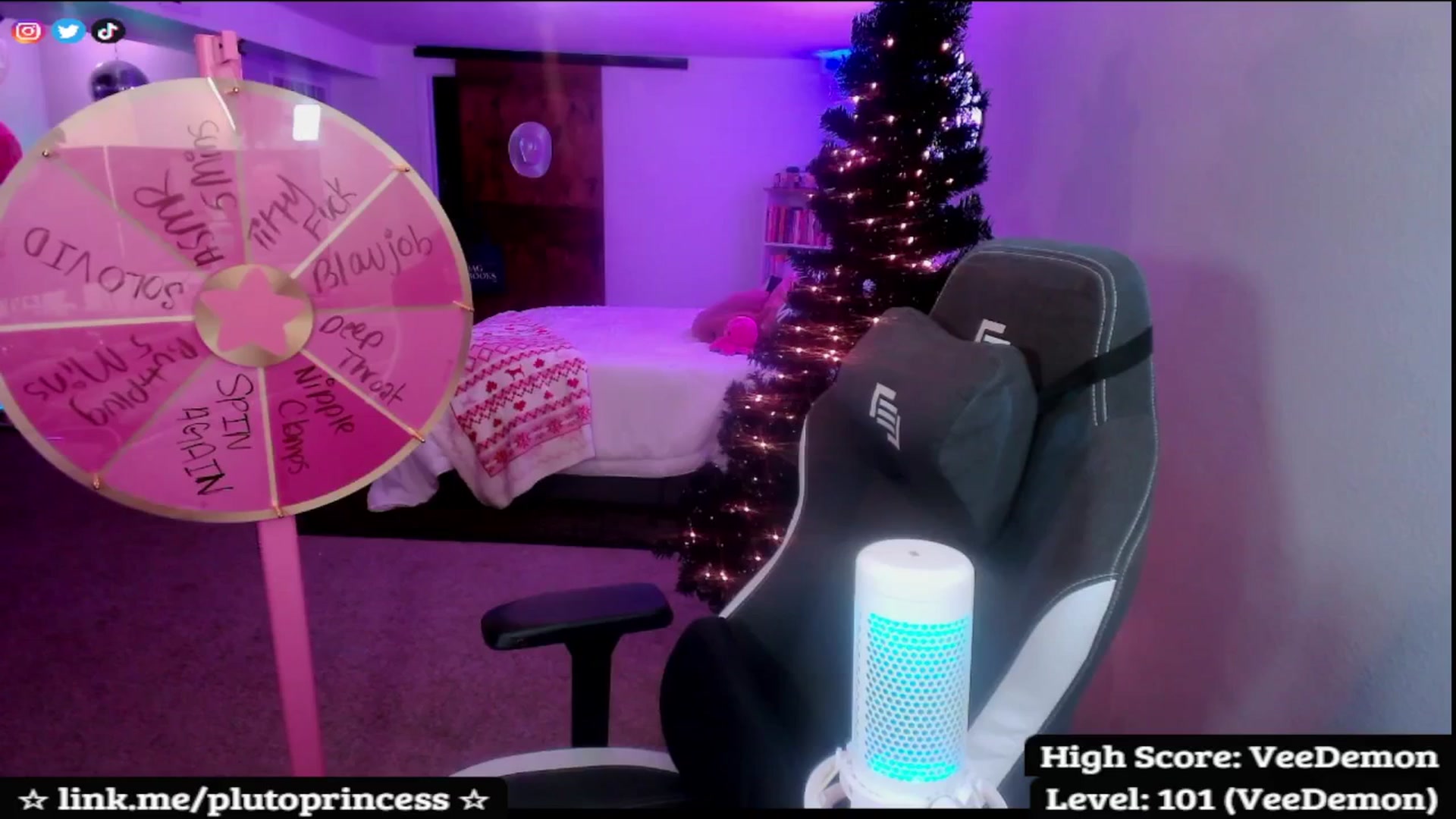 Gallery image thumbnail from PlutoPrincess's myfreecams stream on, 01/08/2026, 08:25 image 6 of 20