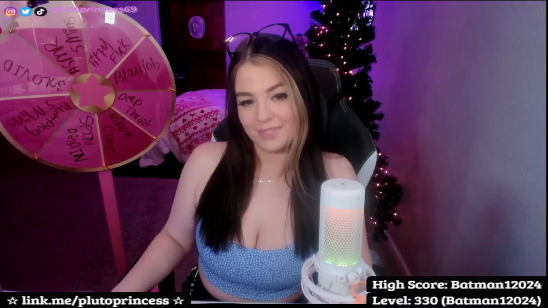 Gallery image thumbnail from PlutoPrincess's myfreecams stream on, 01/08/2026, 08:25 image 12 of 20
