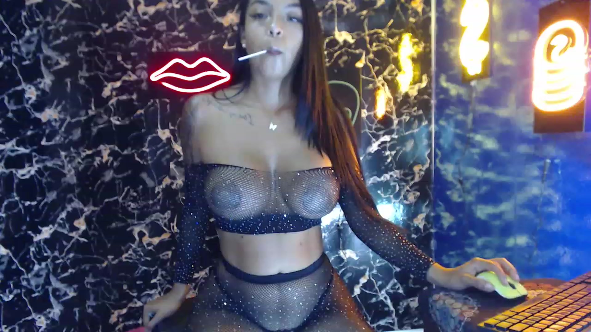 Gallery image thumbnail from Pocahontas_a's myfreecams stream on, 05/18/2023, 20:20 image 16 of 20