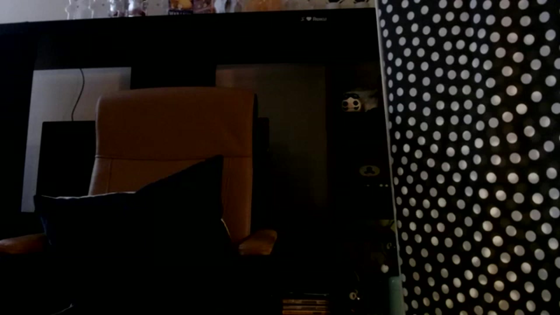 Gallery image thumbnail from PointeShoes_x's myfreecams stream on, 12/28/2022, 08:08 image 12 of 20