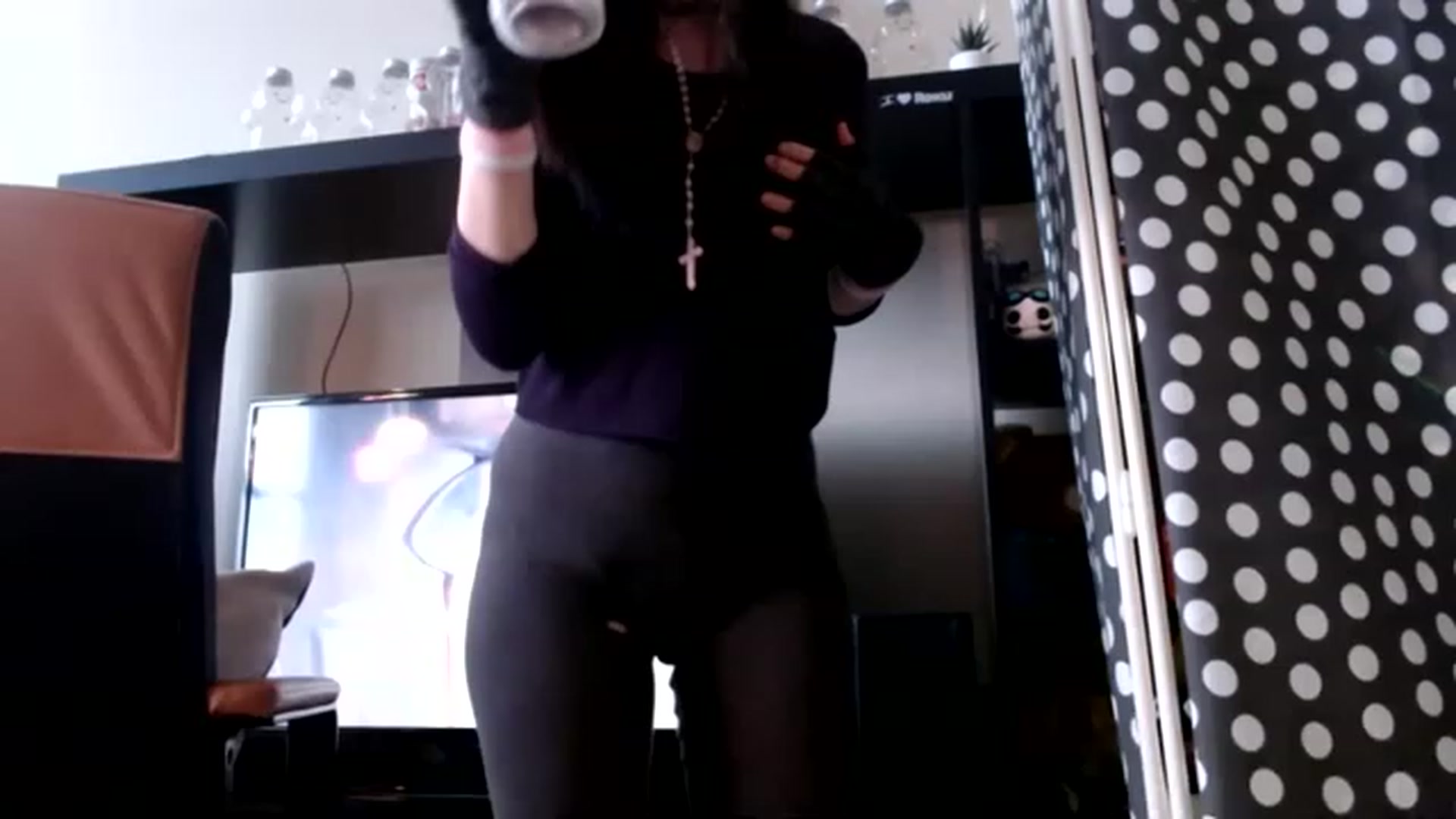 Gallery image thumbnail from PointeShoes_x's myfreecams stream on, 01/04/2023, 18:42 image 13 of 20