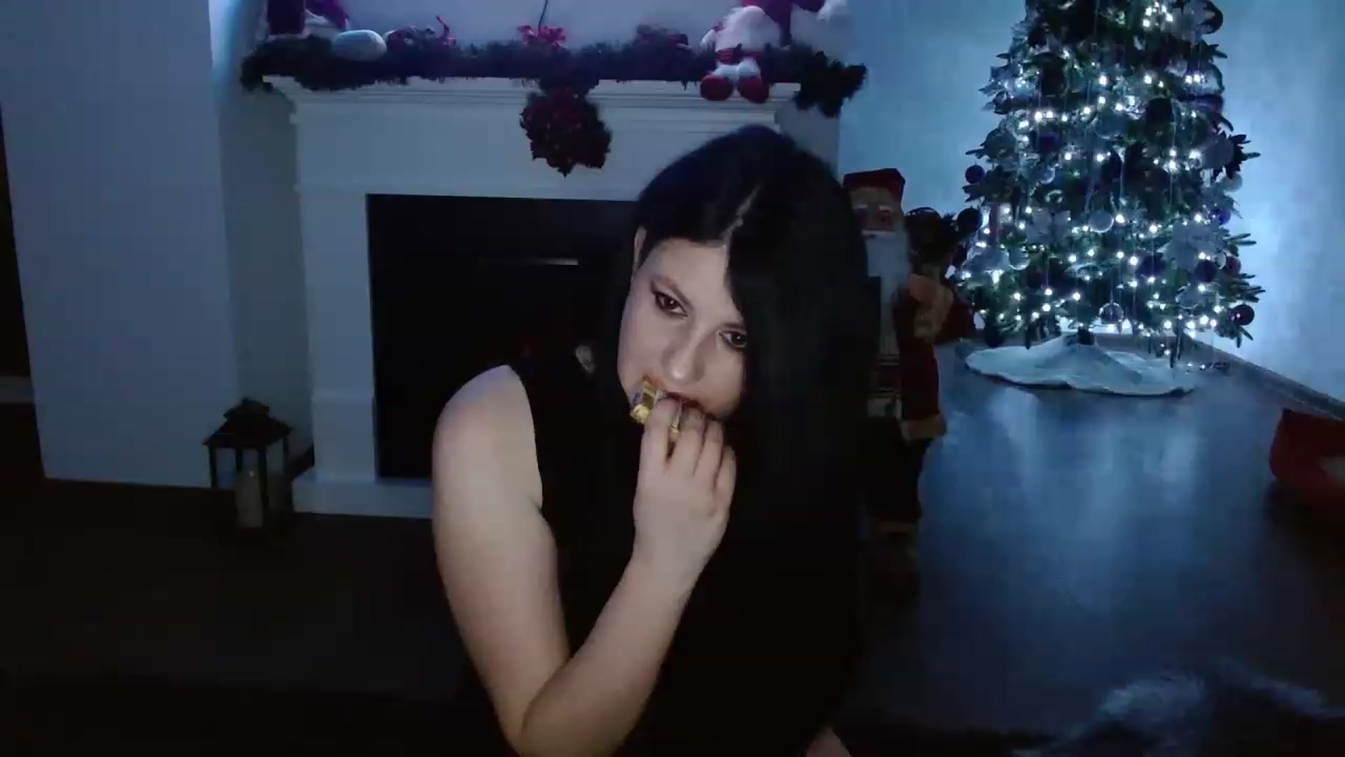 Gallery image thumbnail from Poison_Rose_'s myfreecams stream on, 12/20/2022, 16:32 image 5 of 20