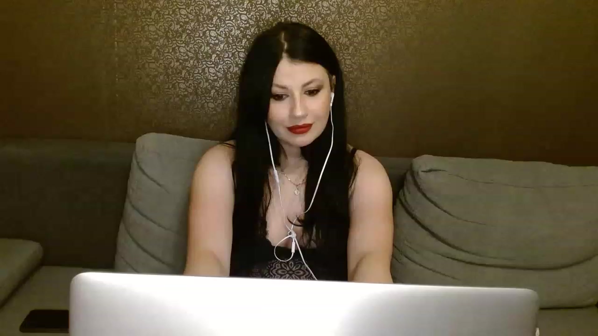 Gallery image thumbnail from Poison_Rose_'s myfreecams stream on, 02/04/2023, 19:12 image 8 of 20