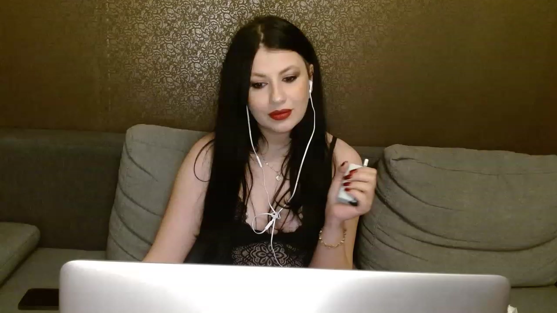 Gallery image thumbnail from Poison_Rose_'s myfreecams stream on, 02/04/2023, 19:12 image 5 of 20