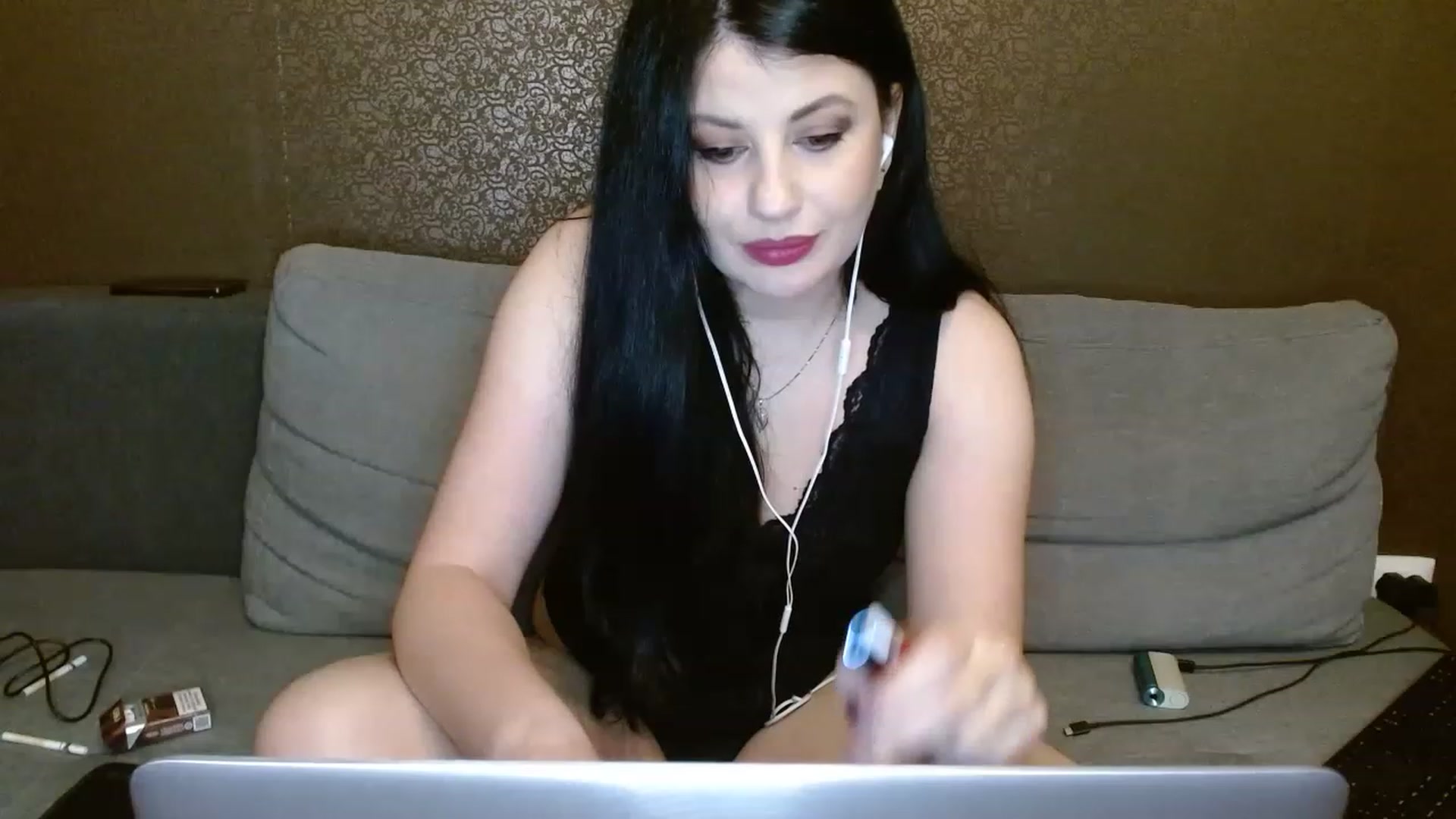Gallery image thumbnail from Poison_Rose_'s myfreecams stream on, 03/18/2023, 17:52 image 7 of 20