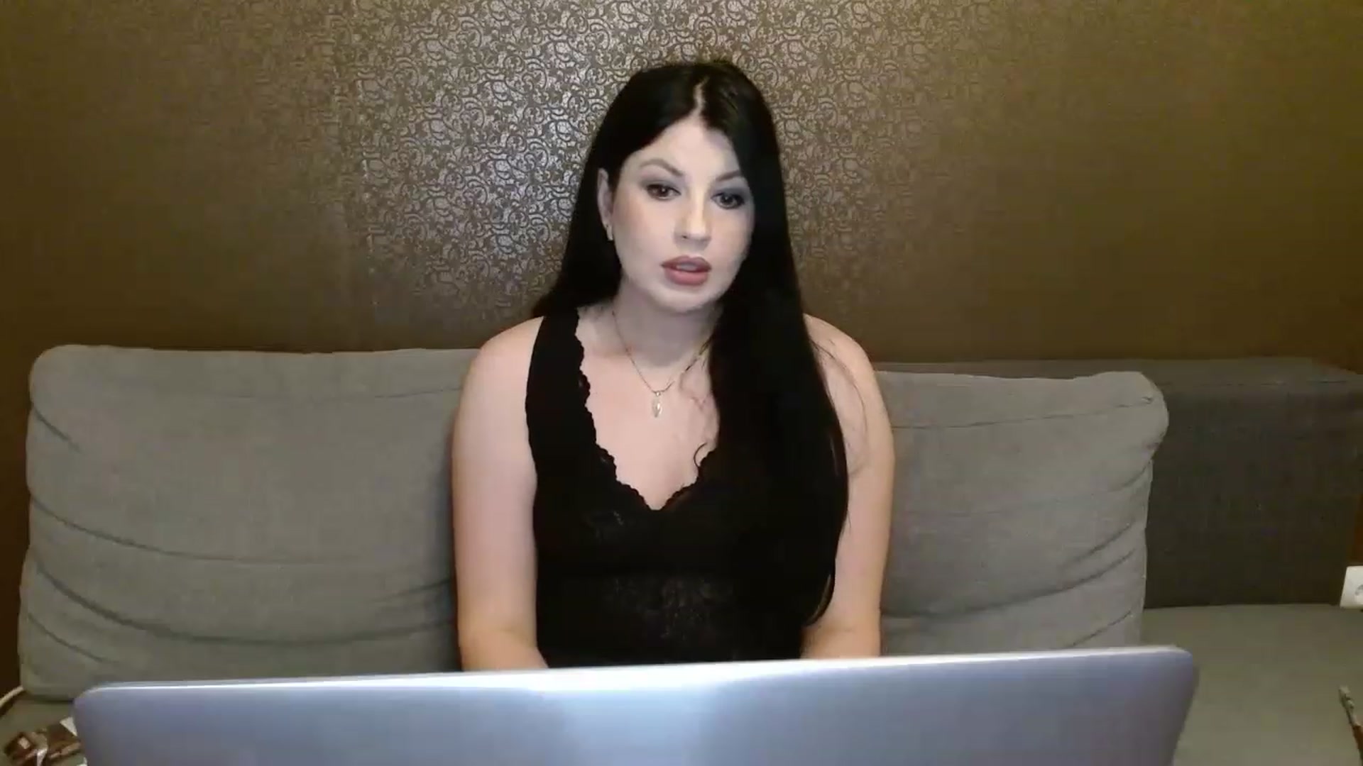 Gallery image thumbnail from Poison_Rose_'s myfreecams stream on, 04/08/2023, 22:05 image 9 of 20
