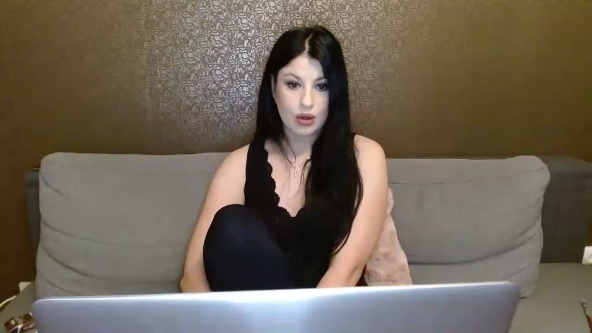 Gallery image thumbnail from Poison_Rose_'s myfreecams stream on, 04/08/2023, 22:05 image 7 of 20
