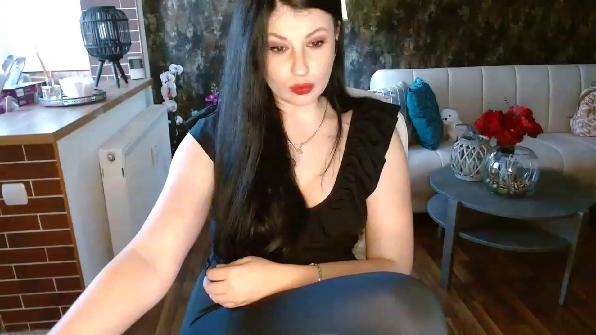 Gallery image thumbnail from Poison_Rose_'s myfreecams stream on, 08/11/2023, 17:28 image 4 of 20