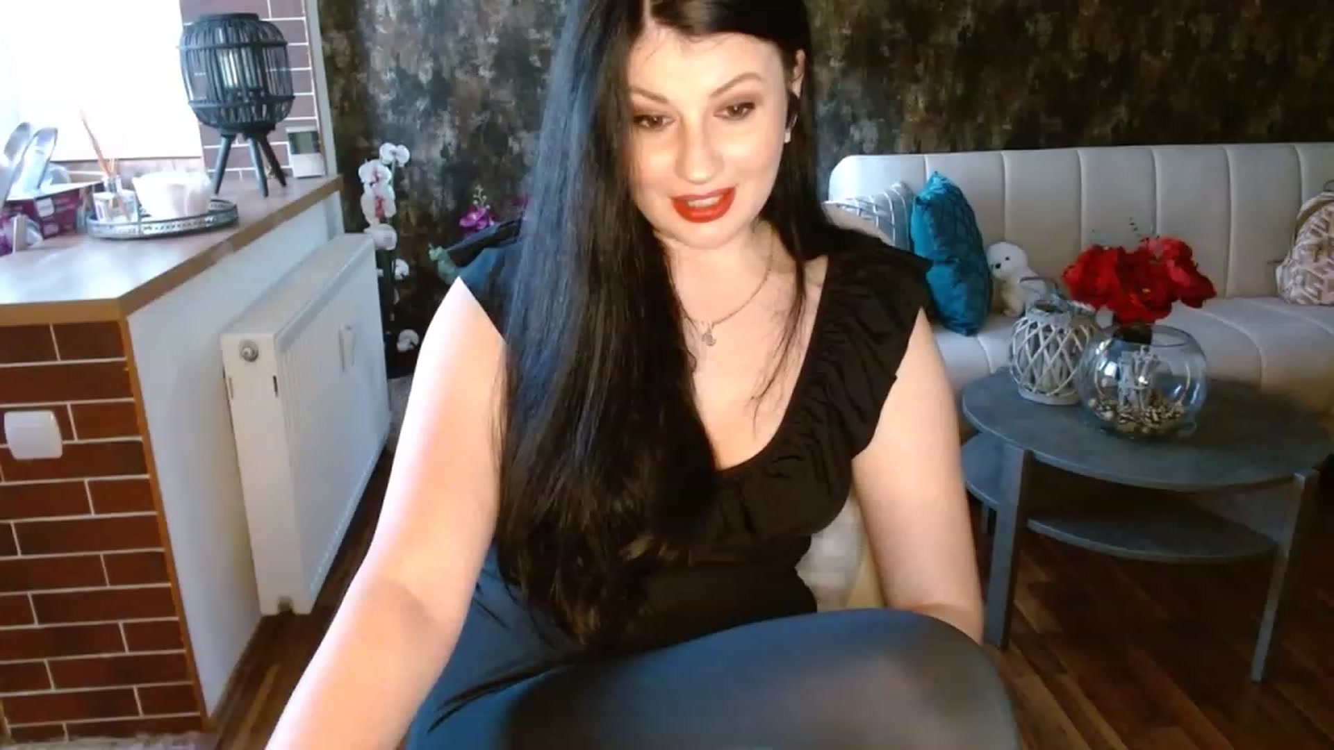 Gallery image thumbnail from Poison_Rose_'s myfreecams stream on, 08/11/2023, 17:28 image 3 of 20
