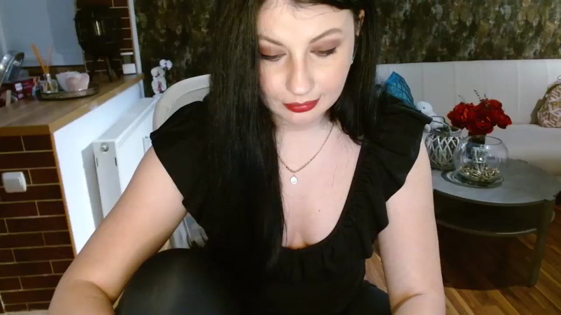 Gallery image thumbnail from Poison_Rose_'s myfreecams stream on, 08/11/2023, 19:27 image 4 of 20