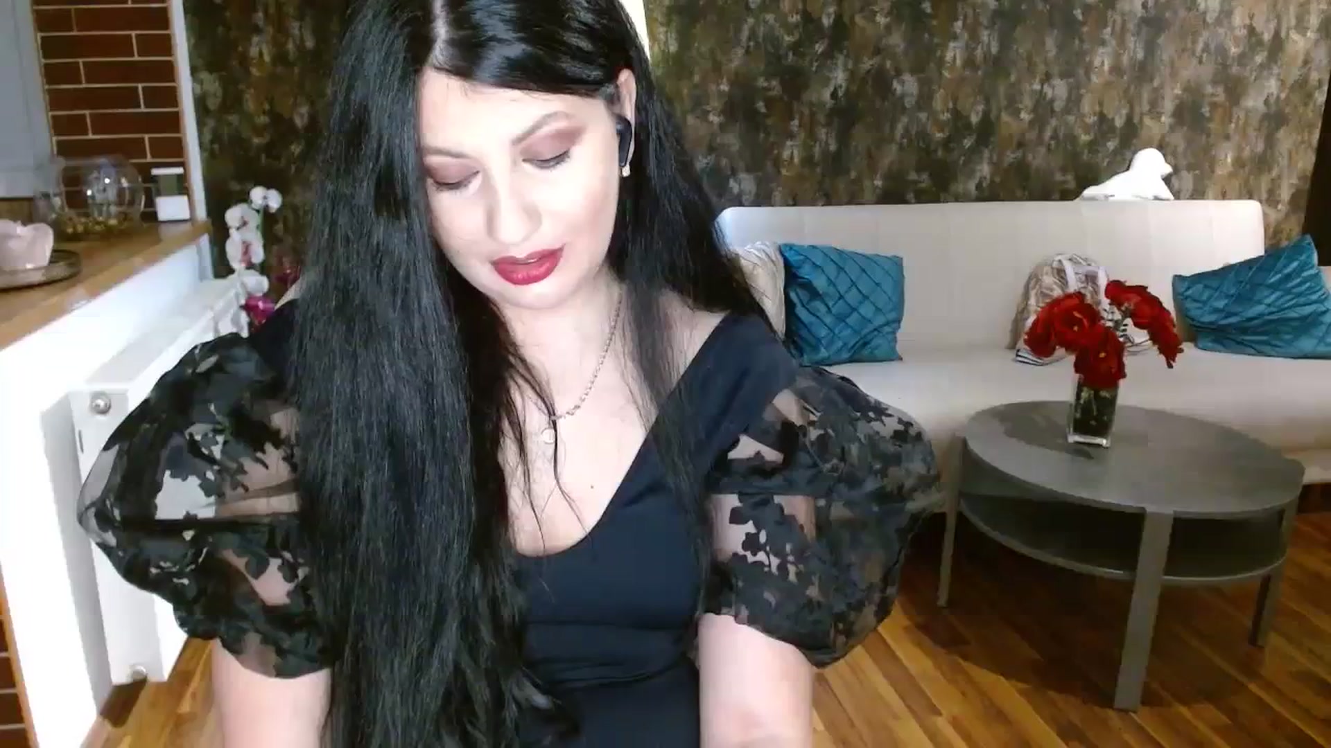 Gallery image thumbnail from Poison_Rose_'s myfreecams stream on, 10/06/2023, 18:45 image 16 of 20