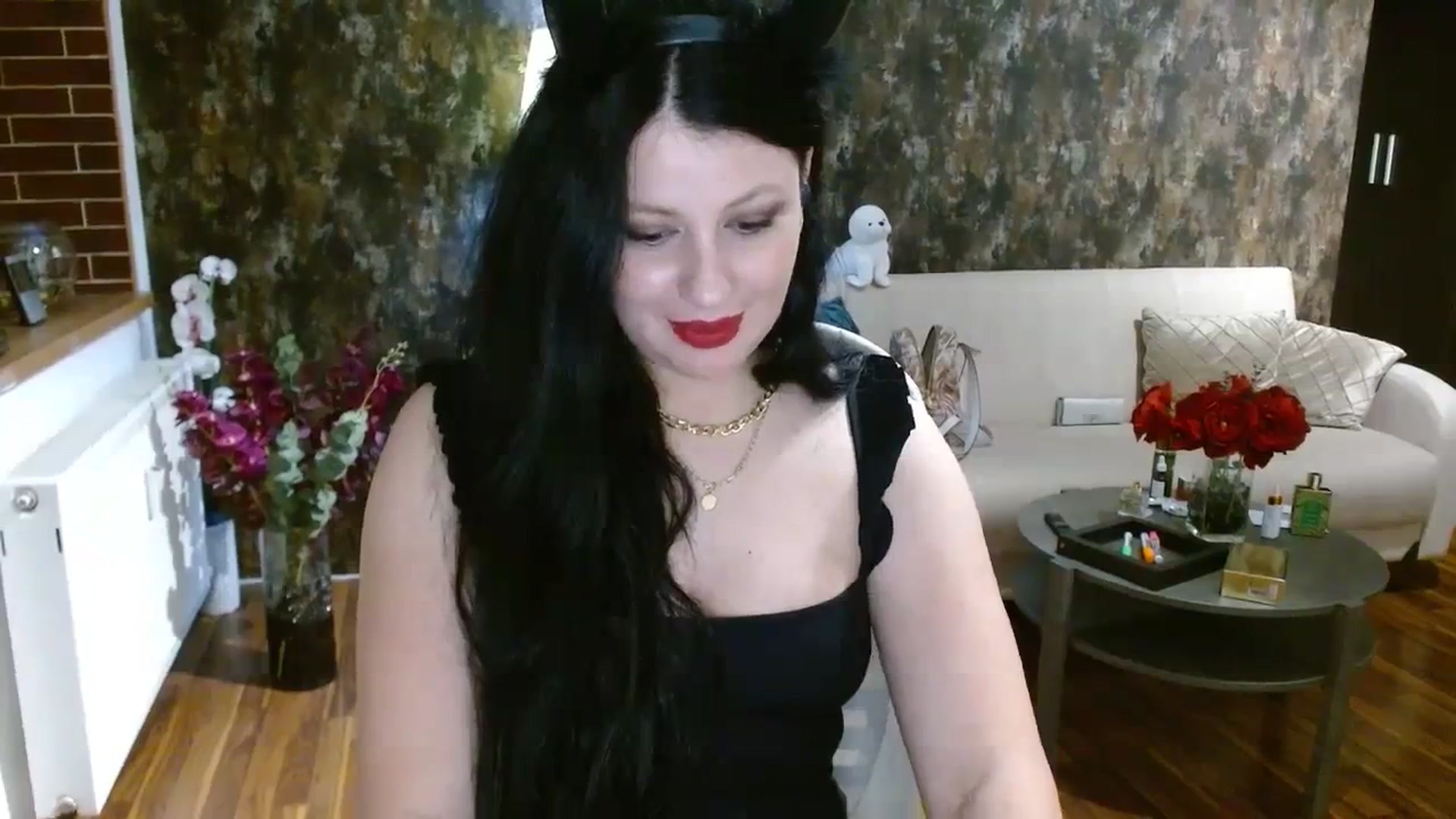 Gallery image thumbnail from Poison_Rose_'s myfreecams stream on, 11/05/2023, 19:13 image 2 of 20