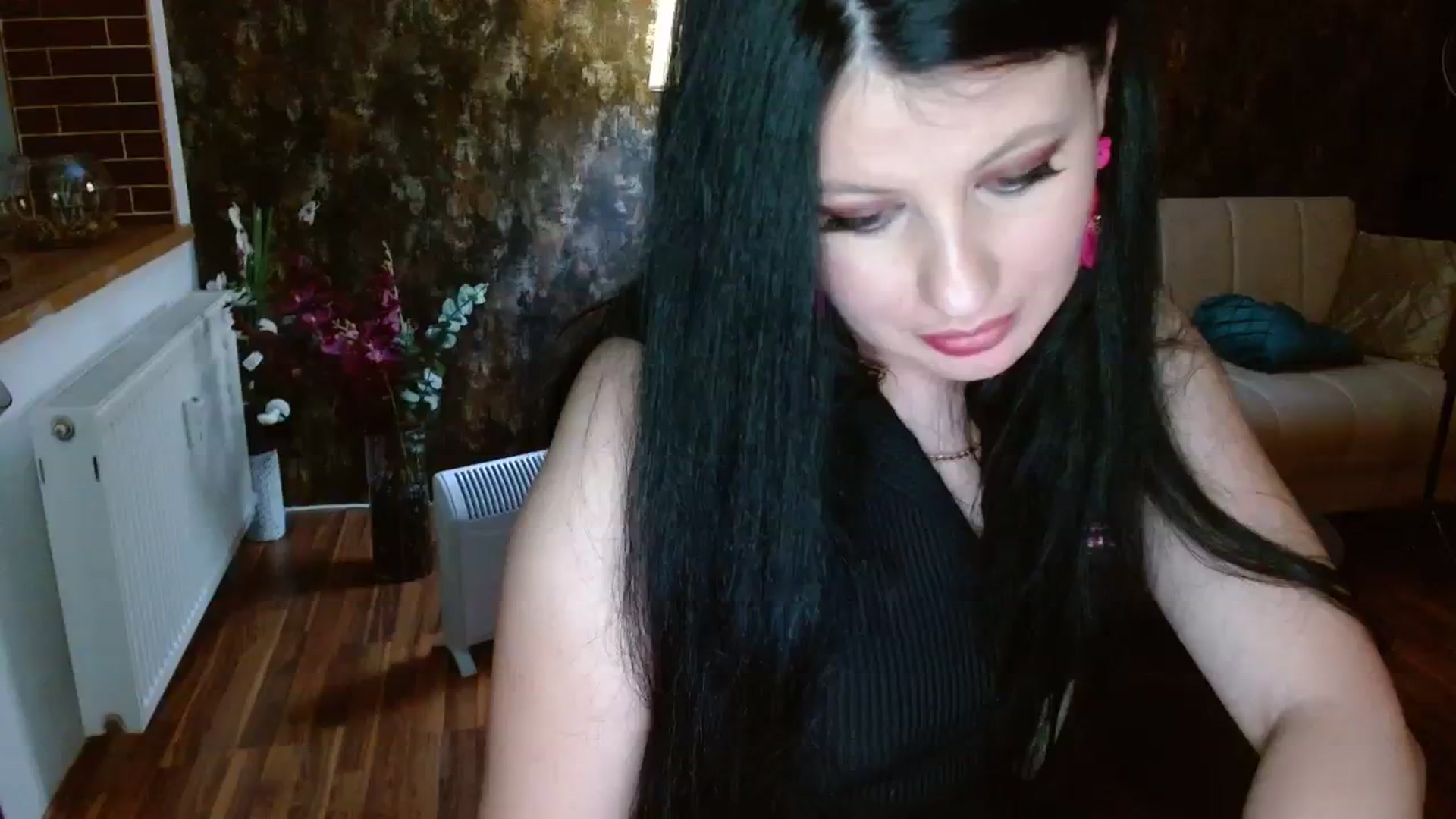 Gallery image thumbnail from Poison_Rose_'s myfreecams stream on, 11/19/2023, 21:43 image 17 of 20