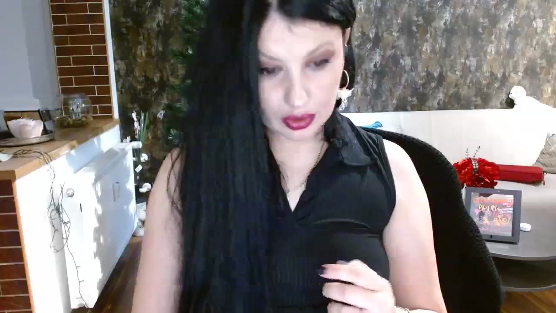 Gallery image thumbnail from Poison_Rose_'s myfreecams stream on, 12/03/2023, 19:59 image 7 of 20