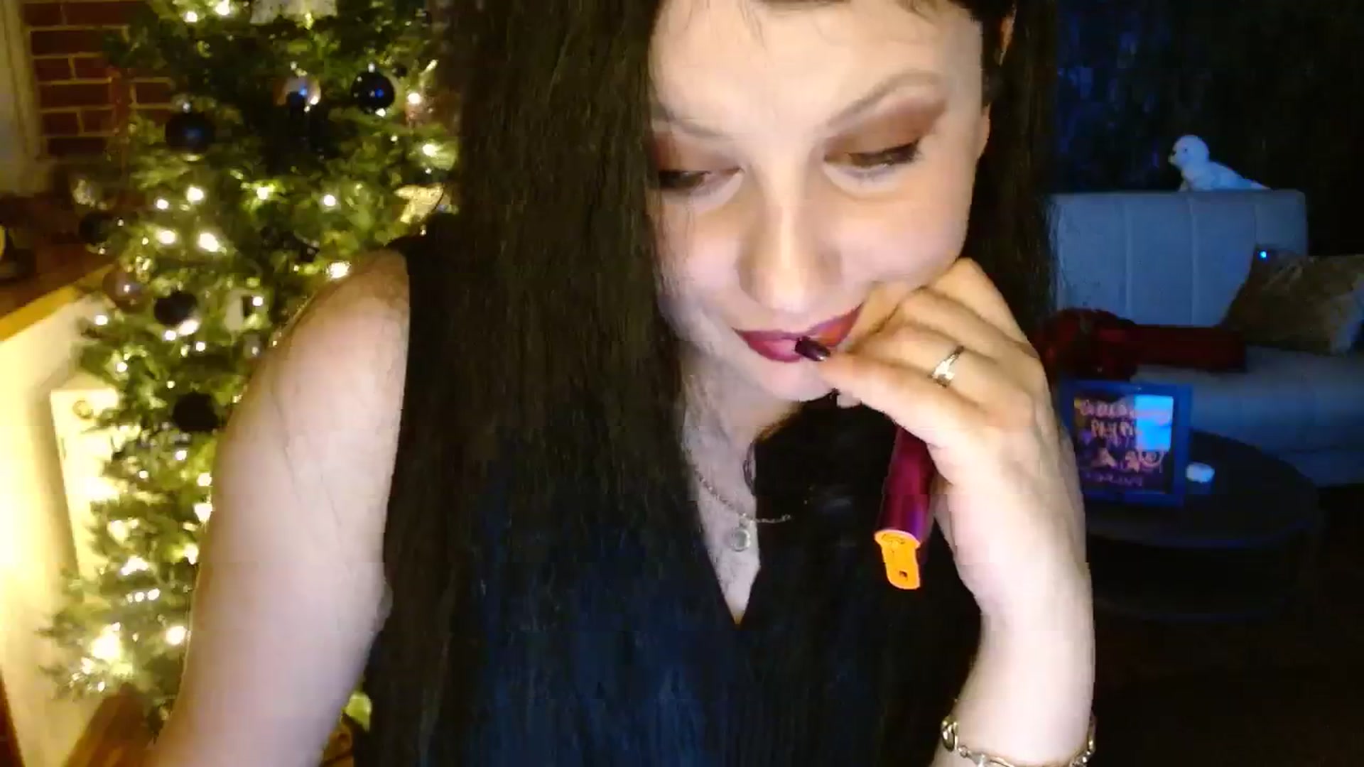 Gallery image thumbnail from Poison_Rose_'s myfreecams stream on, 12/03/2023, 21:12 image 18 of 20