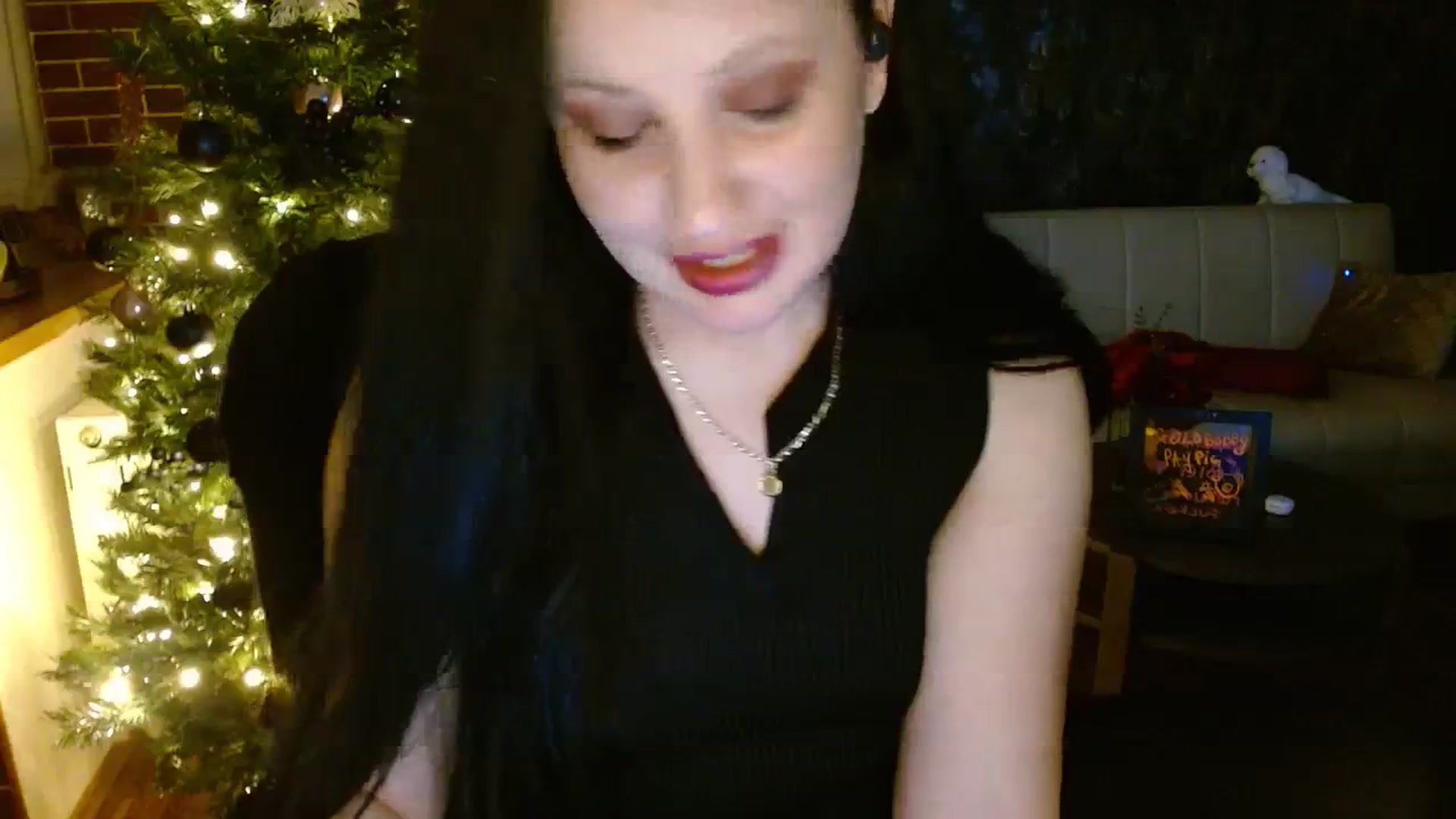 Gallery image thumbnail from Poison_Rose_'s myfreecams stream on, 12/03/2023, 21:12 image 13 of 20