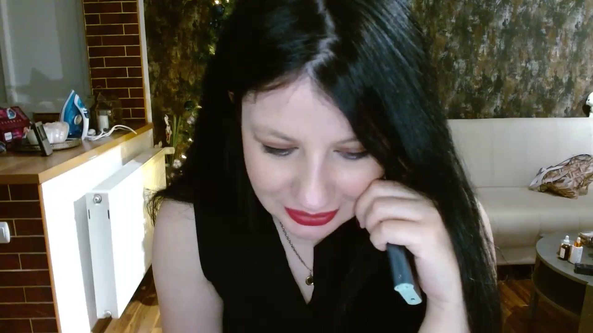 Gallery image thumbnail from Poison_Rose_'s myfreecams stream on, 12/25/2023, 21:10 image 12 of 20