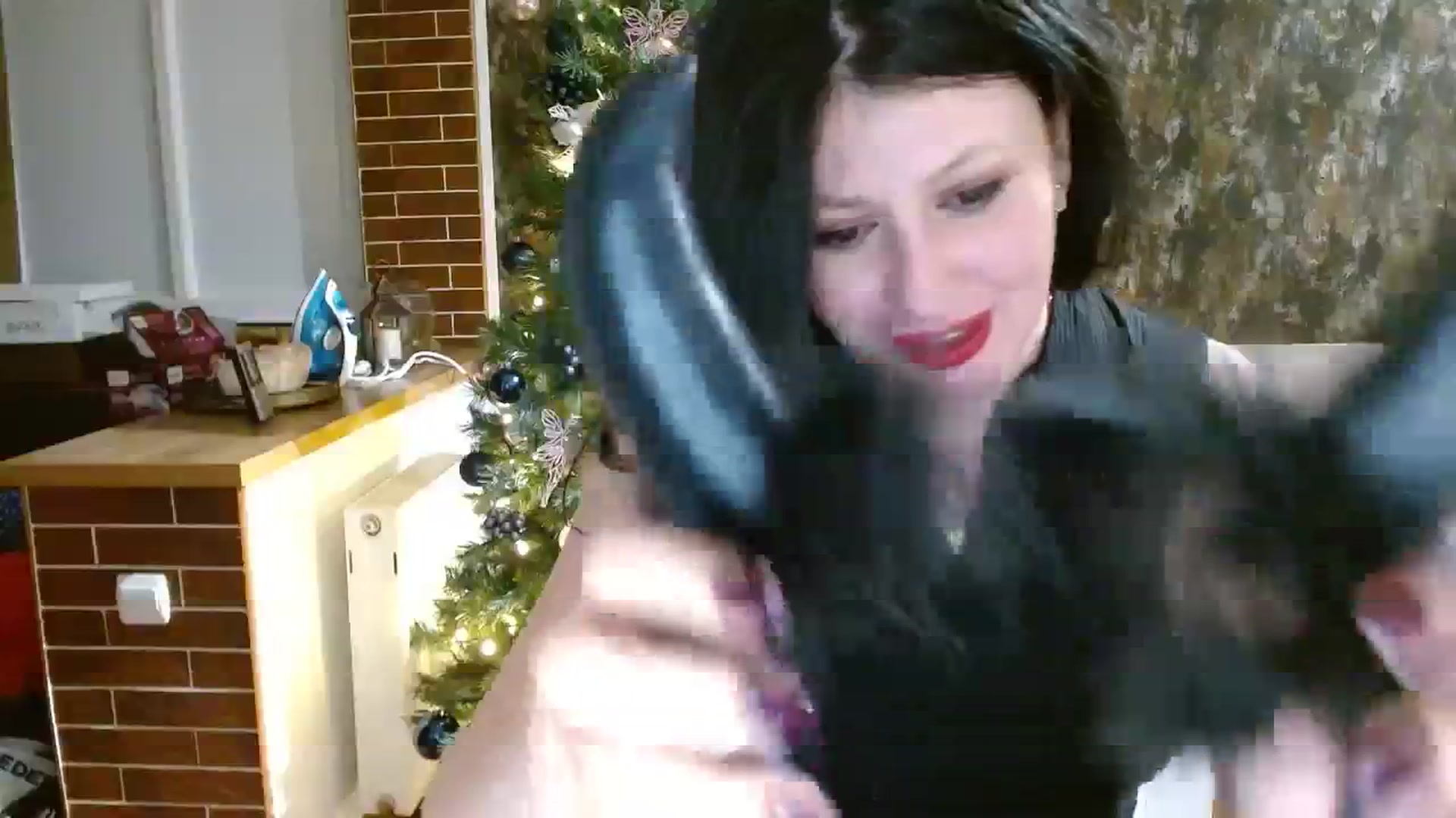 Gallery image thumbnail from Poison_Rose_'s myfreecams stream on, 12/25/2023, 23:40 image 12 of 20