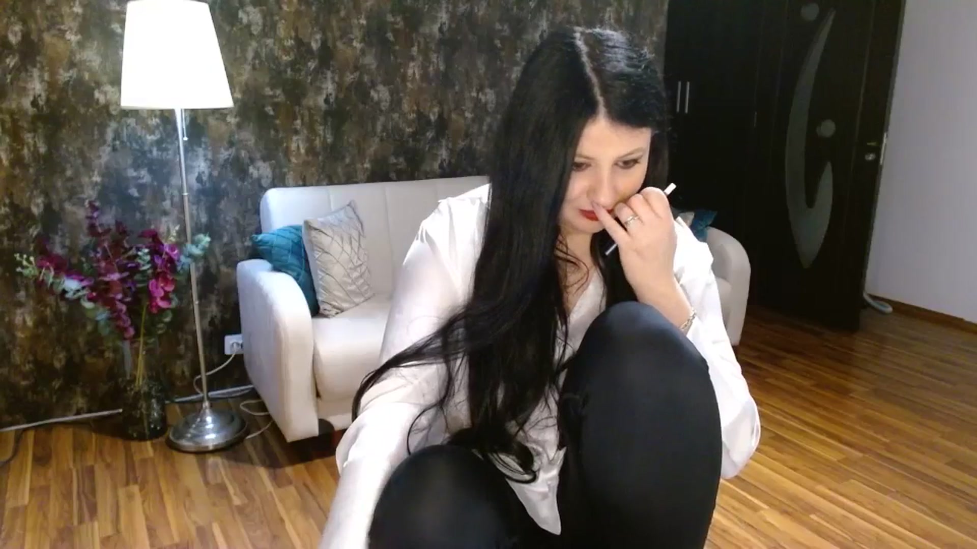Gallery image thumbnail from Poison_Rose_'s myfreecams stream on, 03/17/2024, 19:50 image 11 of 20