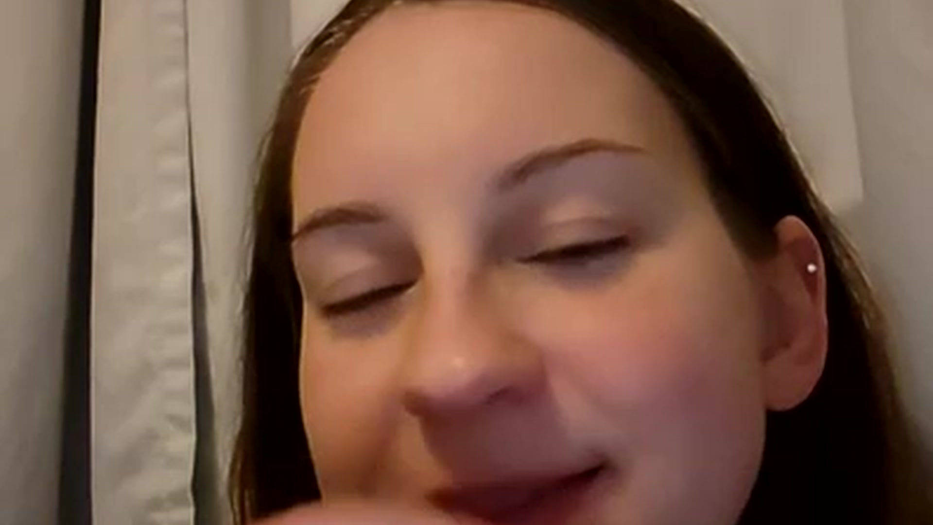 Gallery image thumbnail from Poisonberryyy's myfreecams stream on, 02/17/2023, 01:08 image 16 of 20