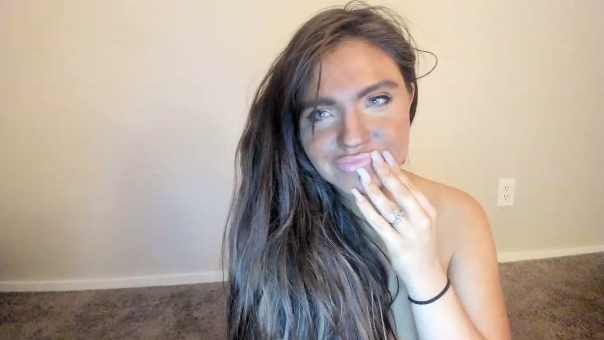 Gallery image thumbnail from PokeAPuss's myfreecams stream on, 12/21/2022, 03:58 image 3 of 20