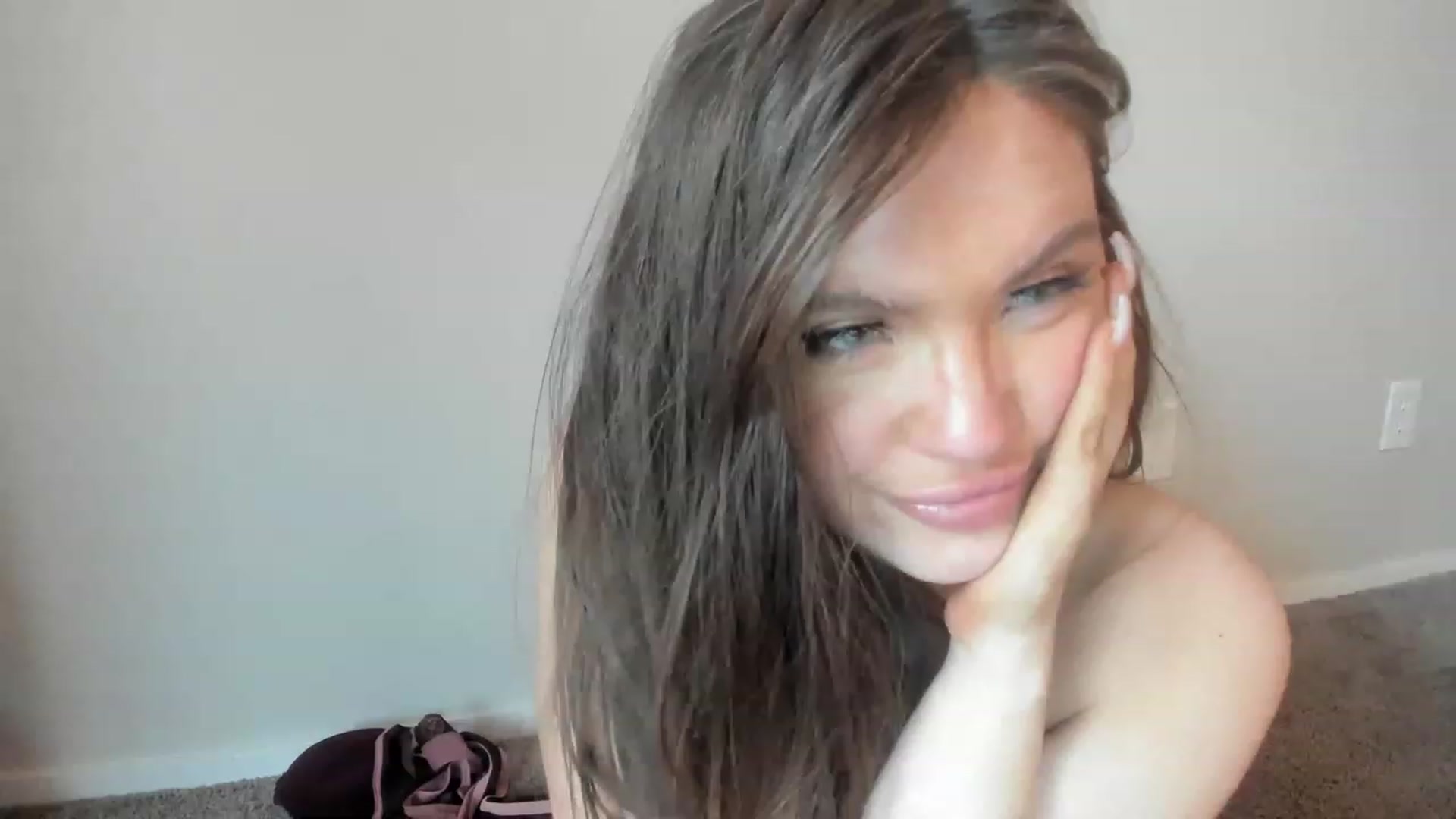 Gallery image thumbnail from PokeAPuss's myfreecams stream on, 01/01/2023, 16:16 image 4 of 20