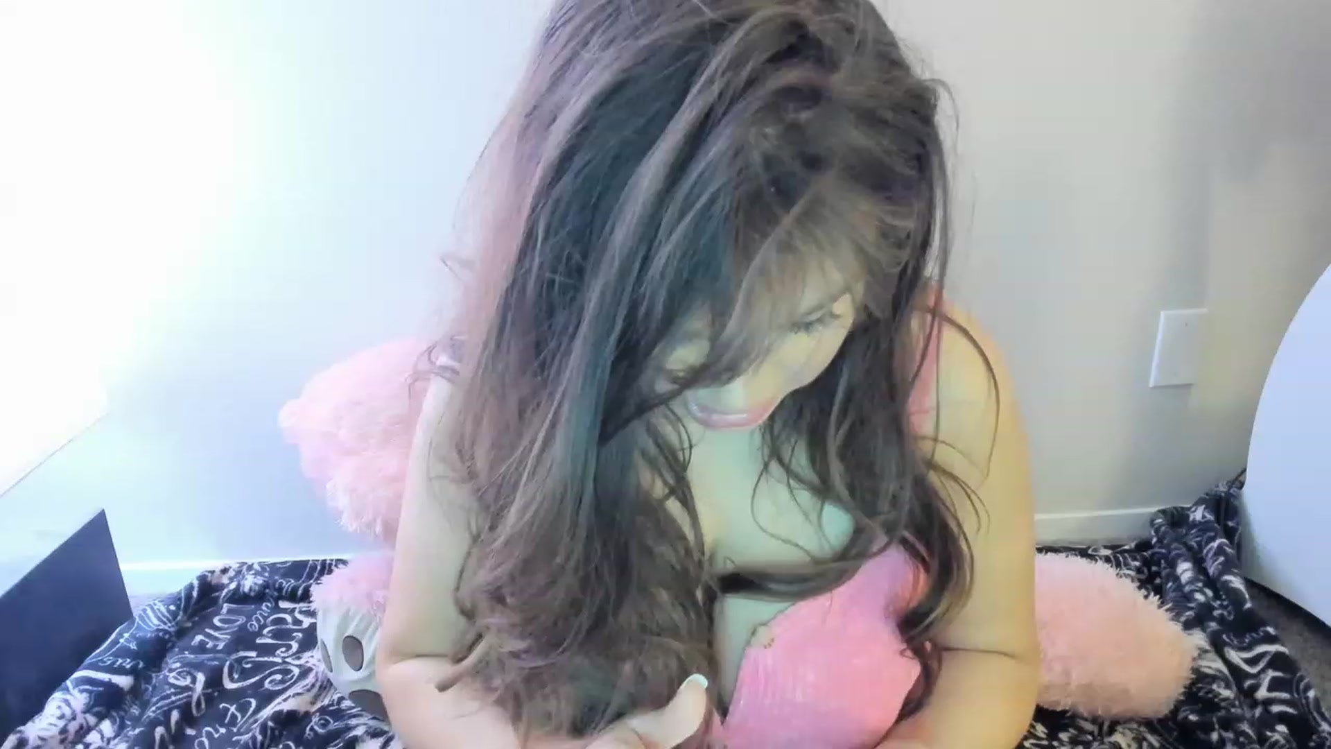 Gallery image thumbnail from PokeAPuss's myfreecams stream on, 02/19/2023, 13:01 image 13 of 20