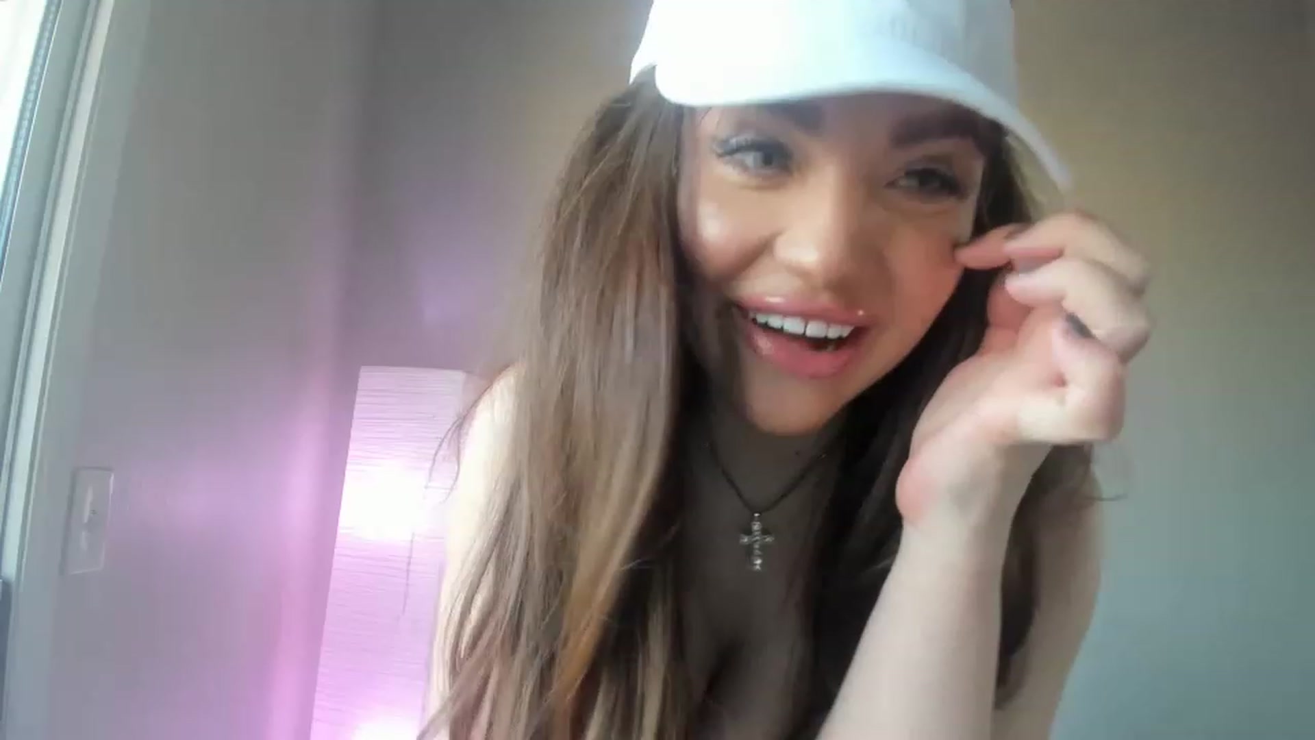 Gallery image thumbnail from PokeAPuss's myfreecams stream on, 04/12/2023, 01:33 image 8 of 20