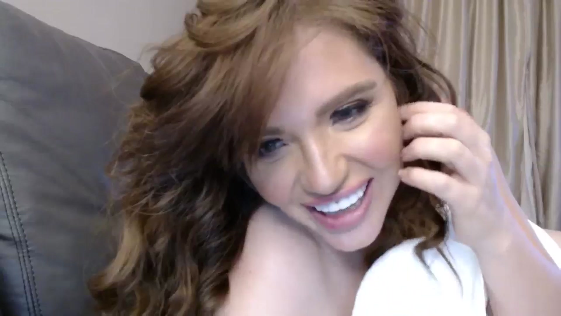Gallery image thumbnail from PokeAPuss's myfreecams stream on, 10/07/2024, 23:51 image 13 of 20