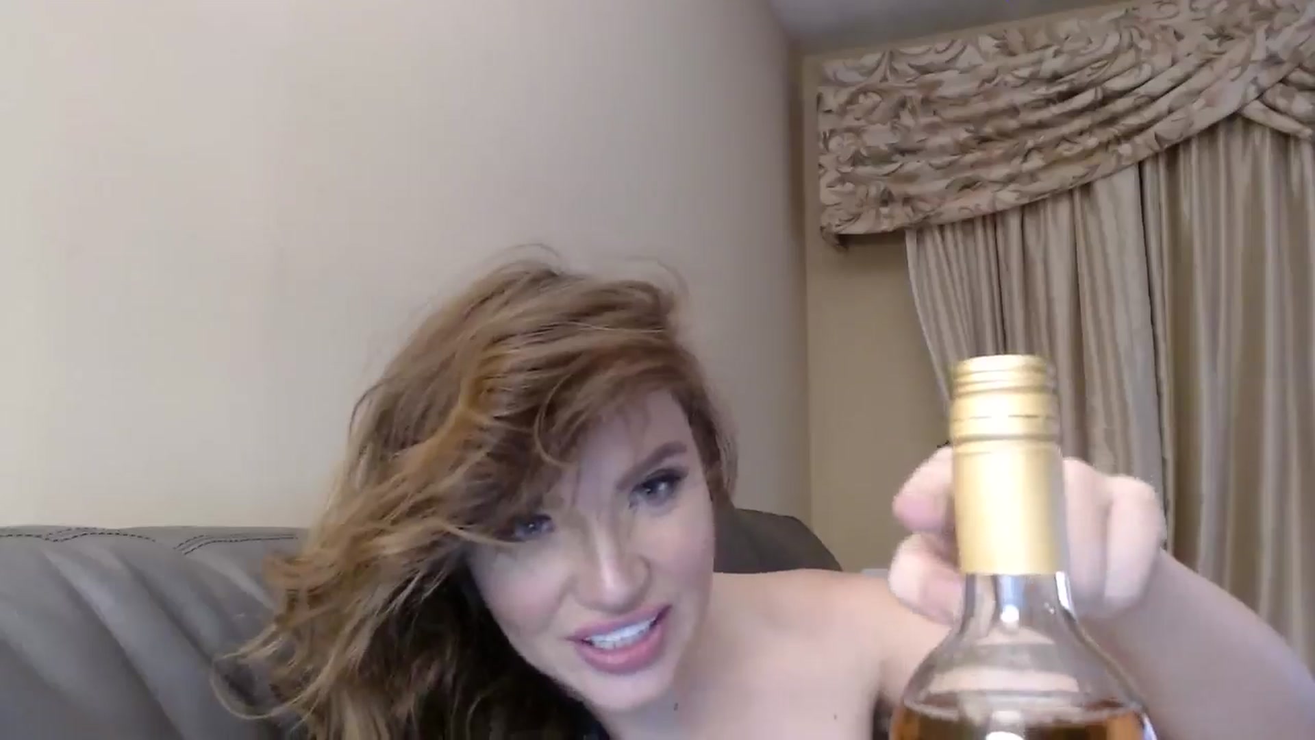 Gallery image thumbnail from PokeAPuss's myfreecams stream on, 10/08/2024, 01:41 image 8 of 20