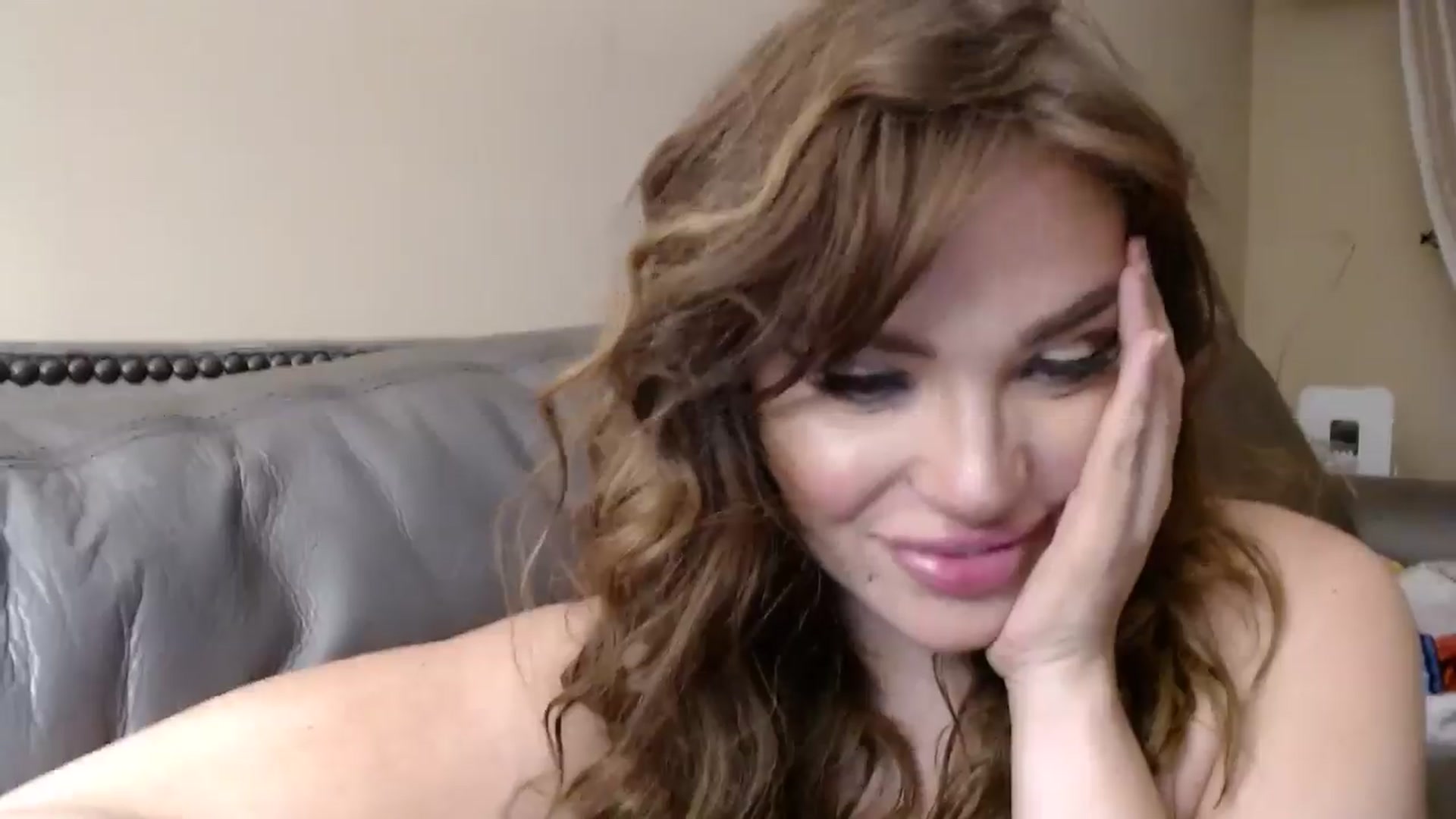 Gallery image thumbnail from PokeAPuss's myfreecams stream on, 10/19/2024, 01:46 image 11 of 20