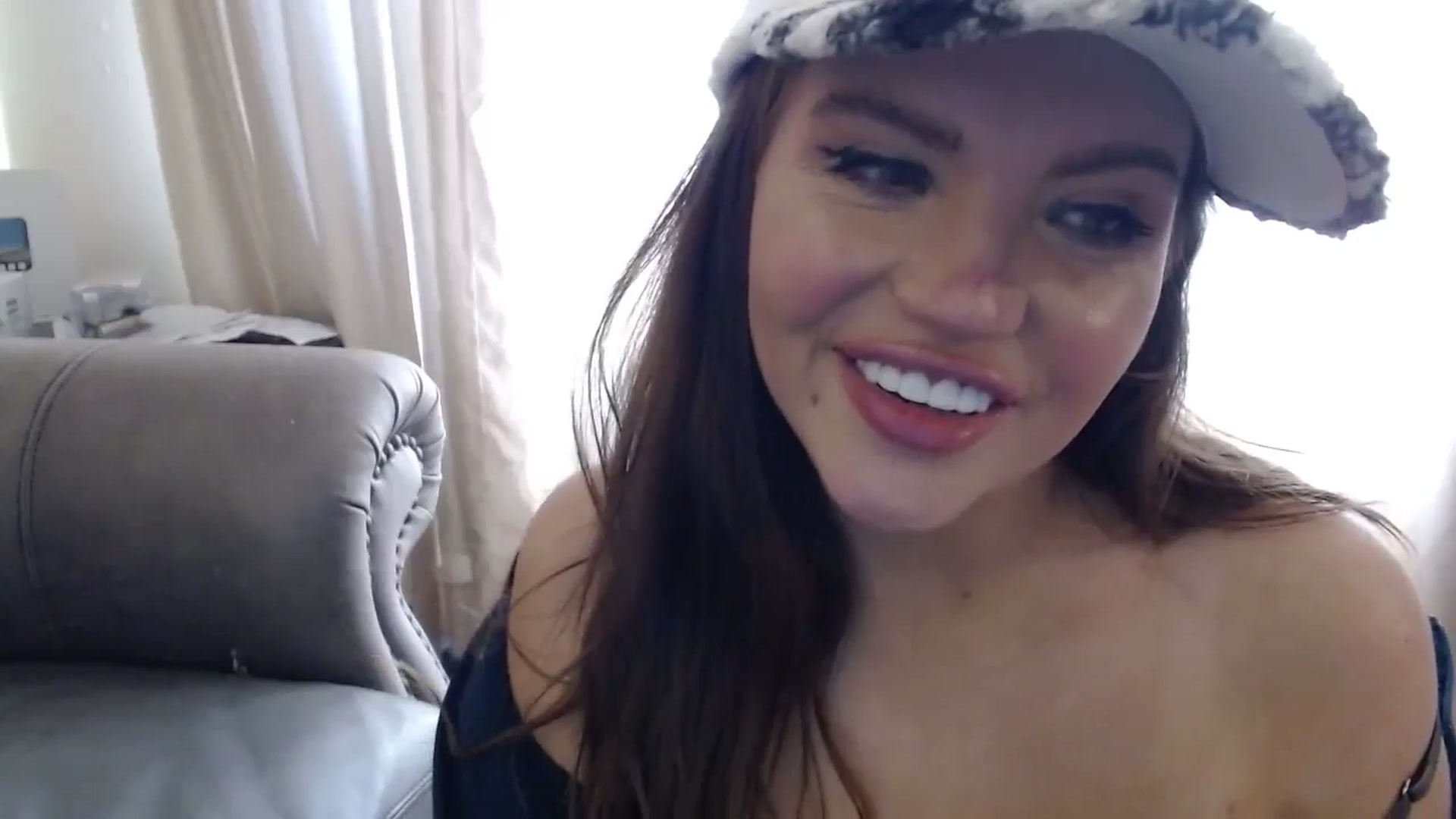 Gallery image thumbnail from PokeAPuss's myfreecams stream on, 12/08/2024, 15:05 image 12 of 20