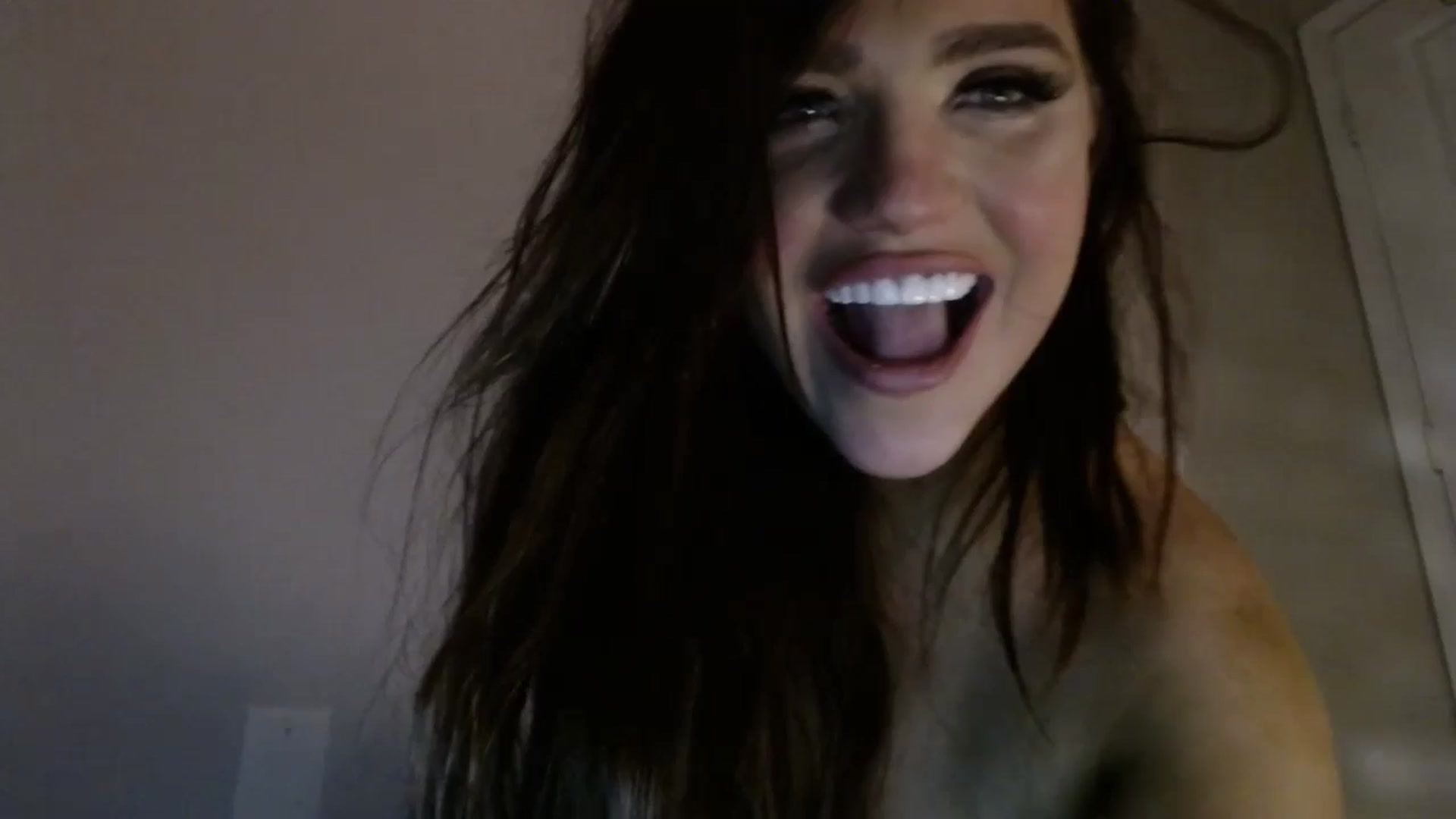 Gallery image thumbnail from PokeAPuss's myfreecams stream on, 01/05/2025, 02:34 image 5 of 20