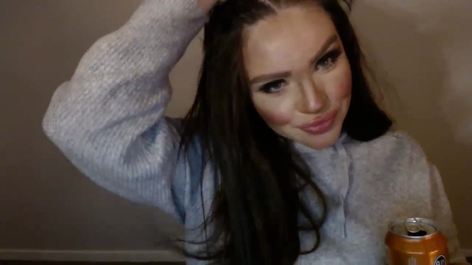 Gallery image thumbnail from PokeAPuss's myfreecams stream on, 01/08/2025, 07:35 image 8 of 20