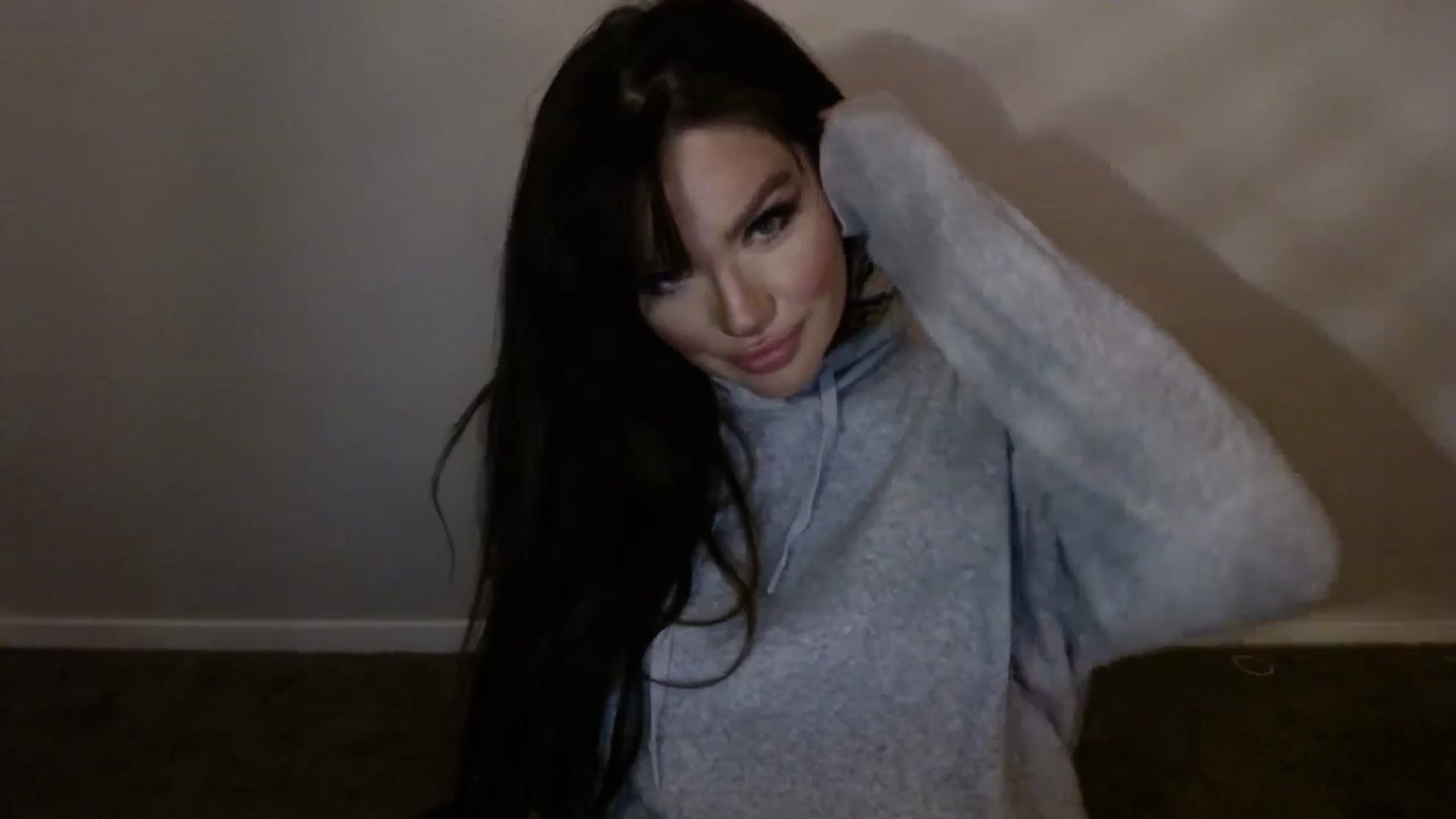 Gallery image thumbnail from PokeAPuss's myfreecams stream on, 01/08/2025, 07:35 image 14 of 20
