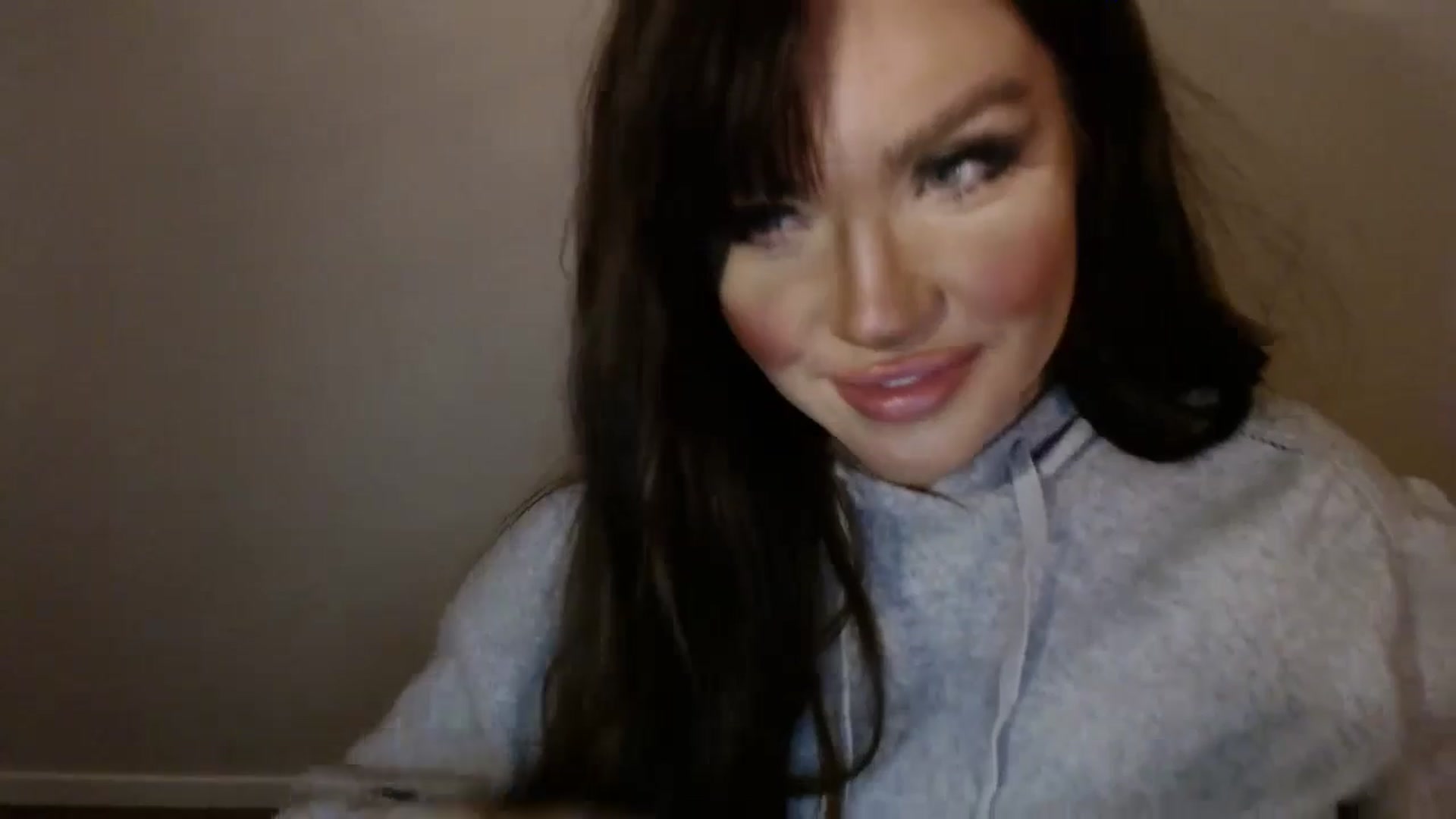 Gallery image thumbnail from PokeAPuss's myfreecams stream on, 01/08/2025, 07:35 image 6 of 20