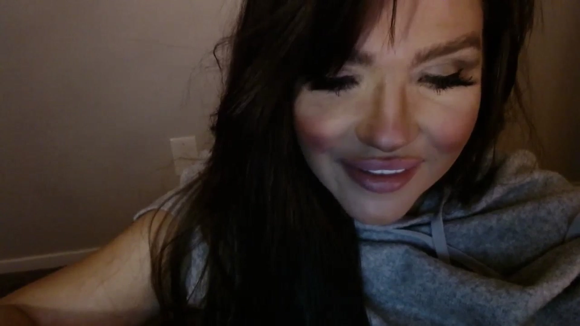 Gallery image thumbnail from PokeAPuss's myfreecams stream on, 01/08/2025, 09:17 image 11 of 20
