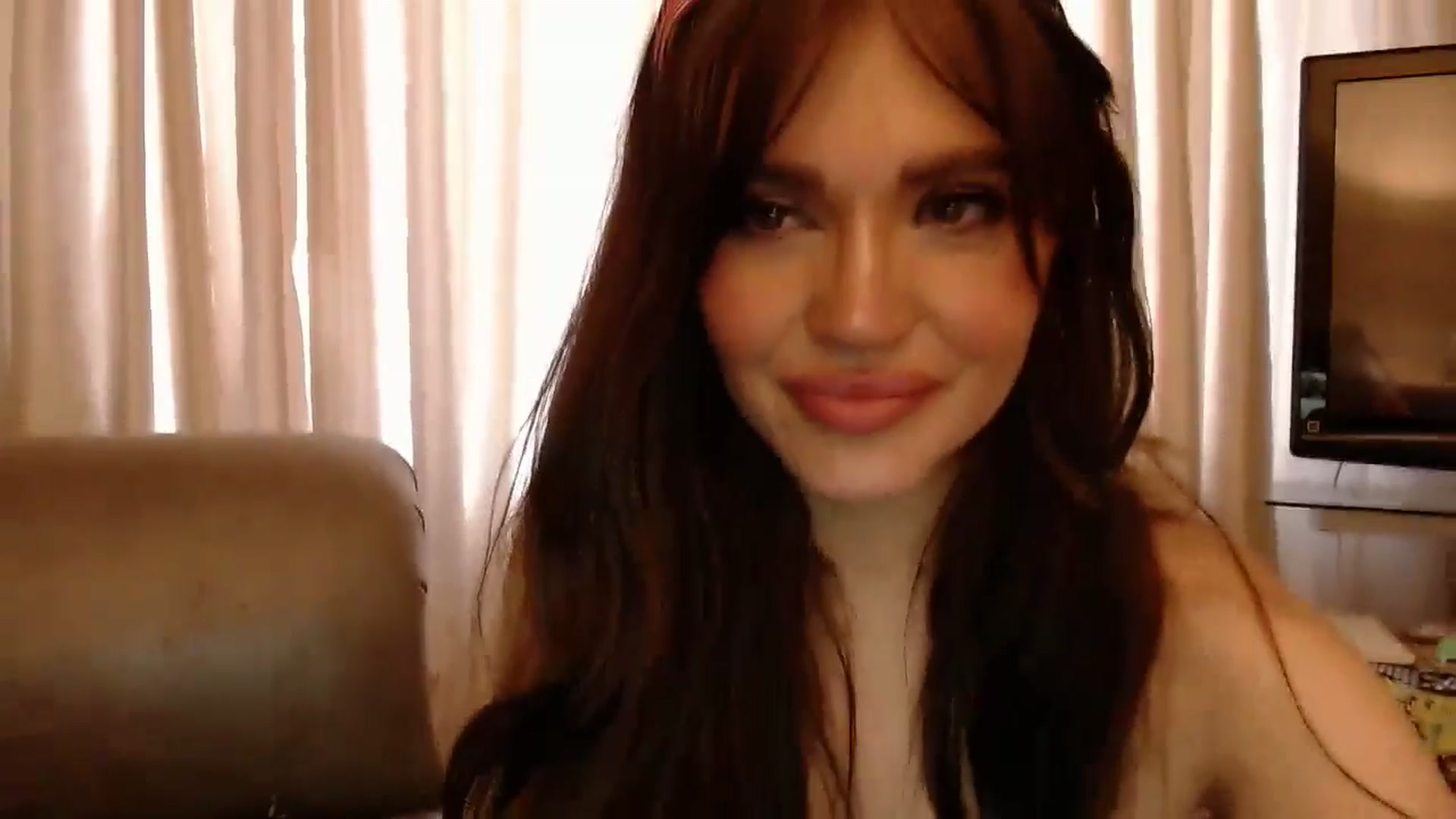 Gallery image thumbnail from PokeAPuss's myfreecams stream on, 07/05/2025, 12:25 image 17 of 20