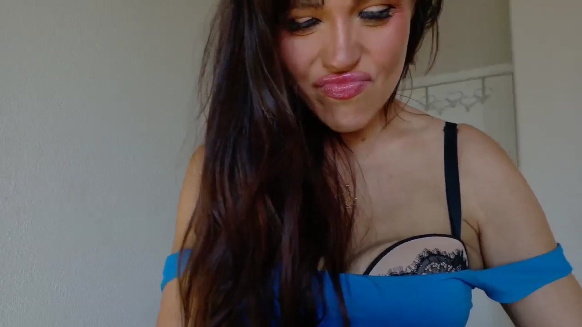 Gallery image thumbnail from PokeAPuss's myfreecams stream on, 08/13/2025, 15:17 image 2 of 20
