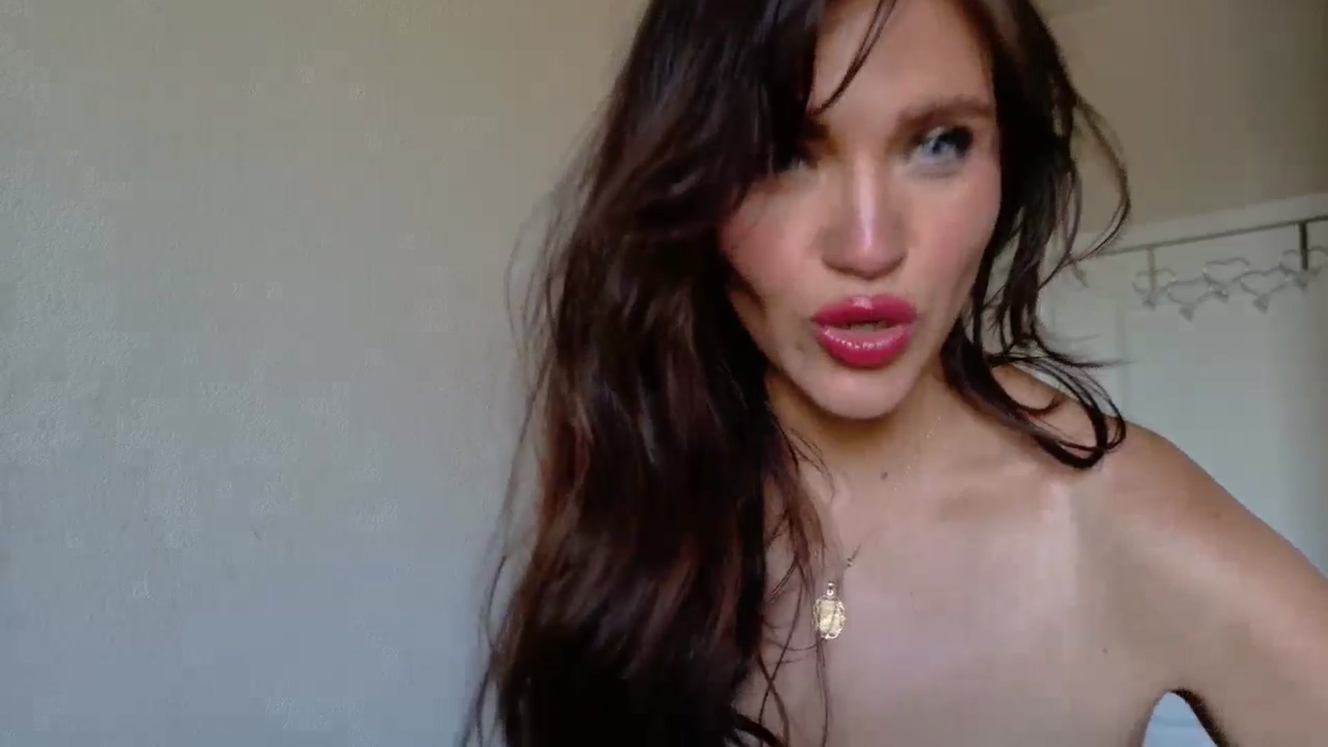 Gallery image thumbnail from PokeAPuss's myfreecams stream on, 08/27/2025, 02:34 image 14 of 20