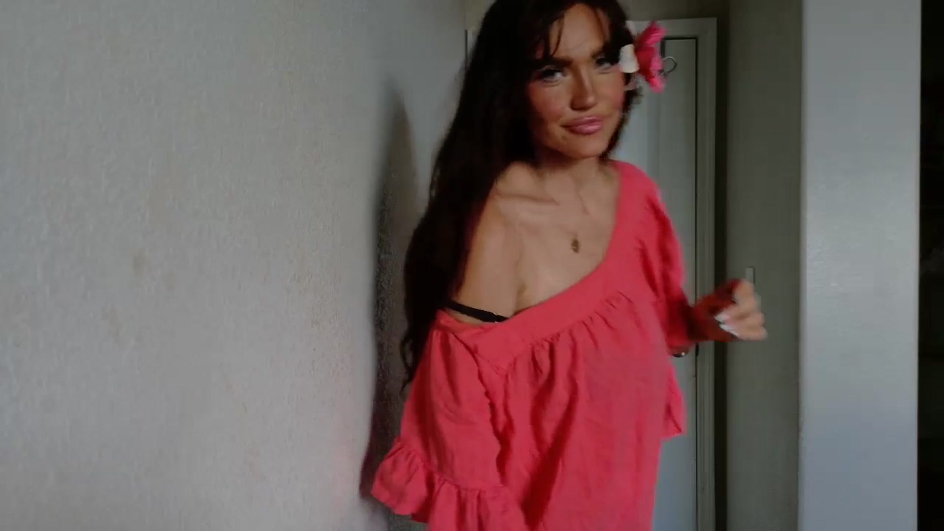 Gallery image thumbnail from PokeAPuss's myfreecams stream on, 09/05/2025, 23:36 image 16 of 20