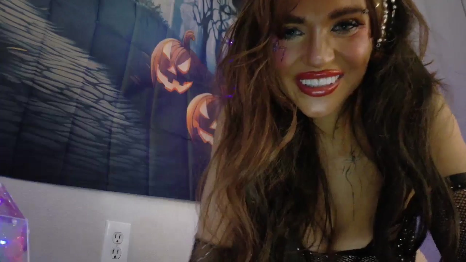 Gallery image thumbnail from PokeAPuss's myfreecams stream on, 10/19/2025, 08:29 image 2 of 20