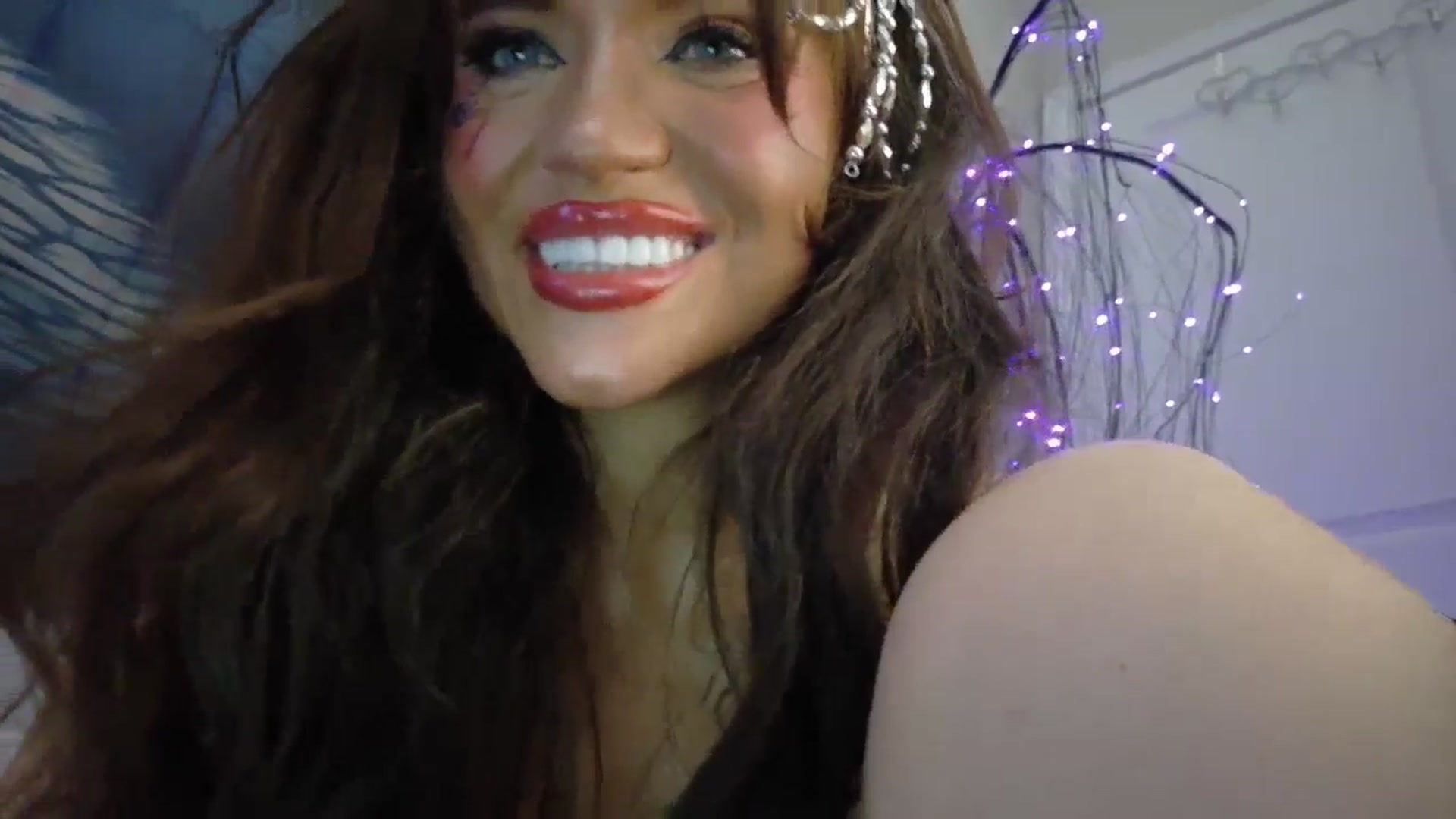 Gallery image thumbnail from PokeAPuss's myfreecams stream on, 10/19/2025, 08:29 image 6 of 20