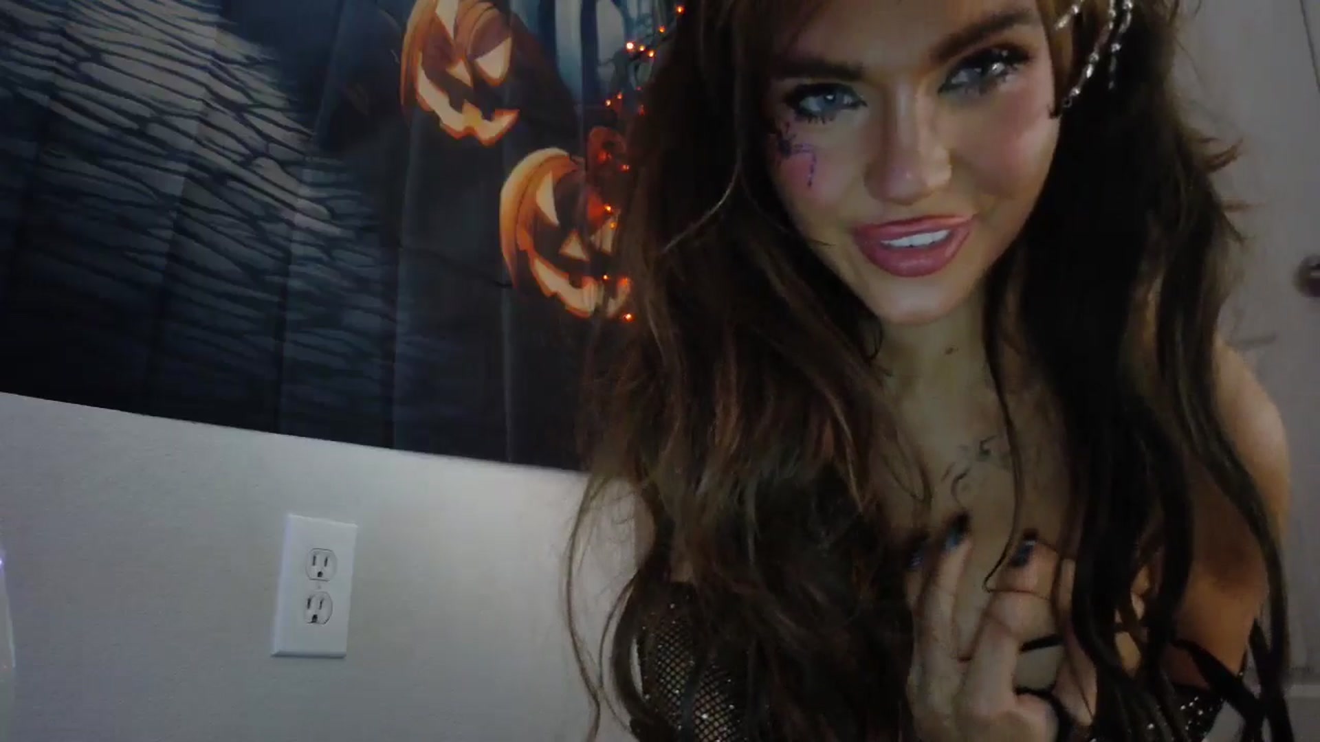 Gallery image thumbnail from PokeAPuss's myfreecams stream on, 10/19/2025, 11:48 image 14 of 20